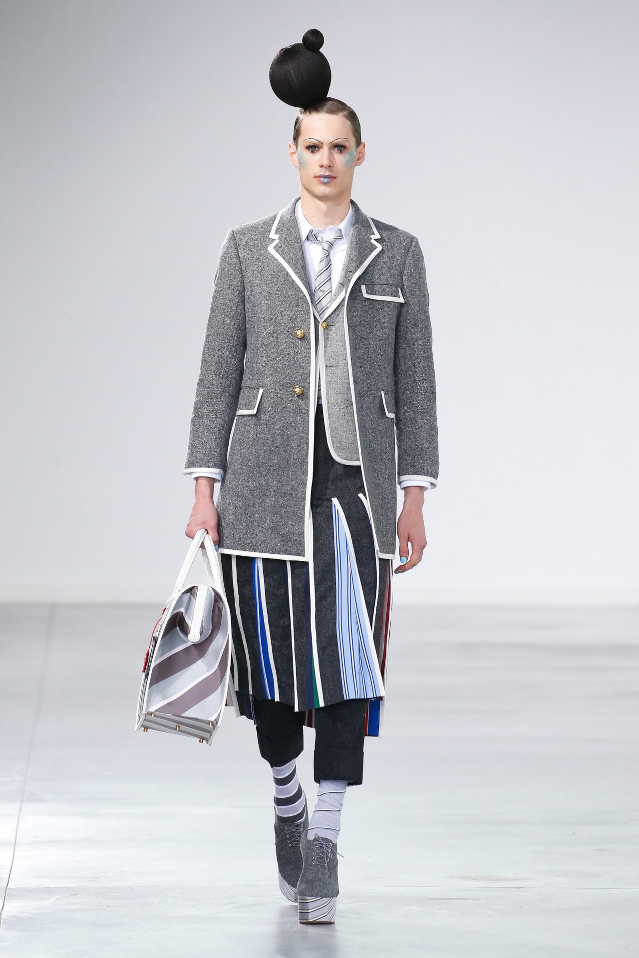 00030-thom-browne-fall-2022-credit-brand-1.jpeg