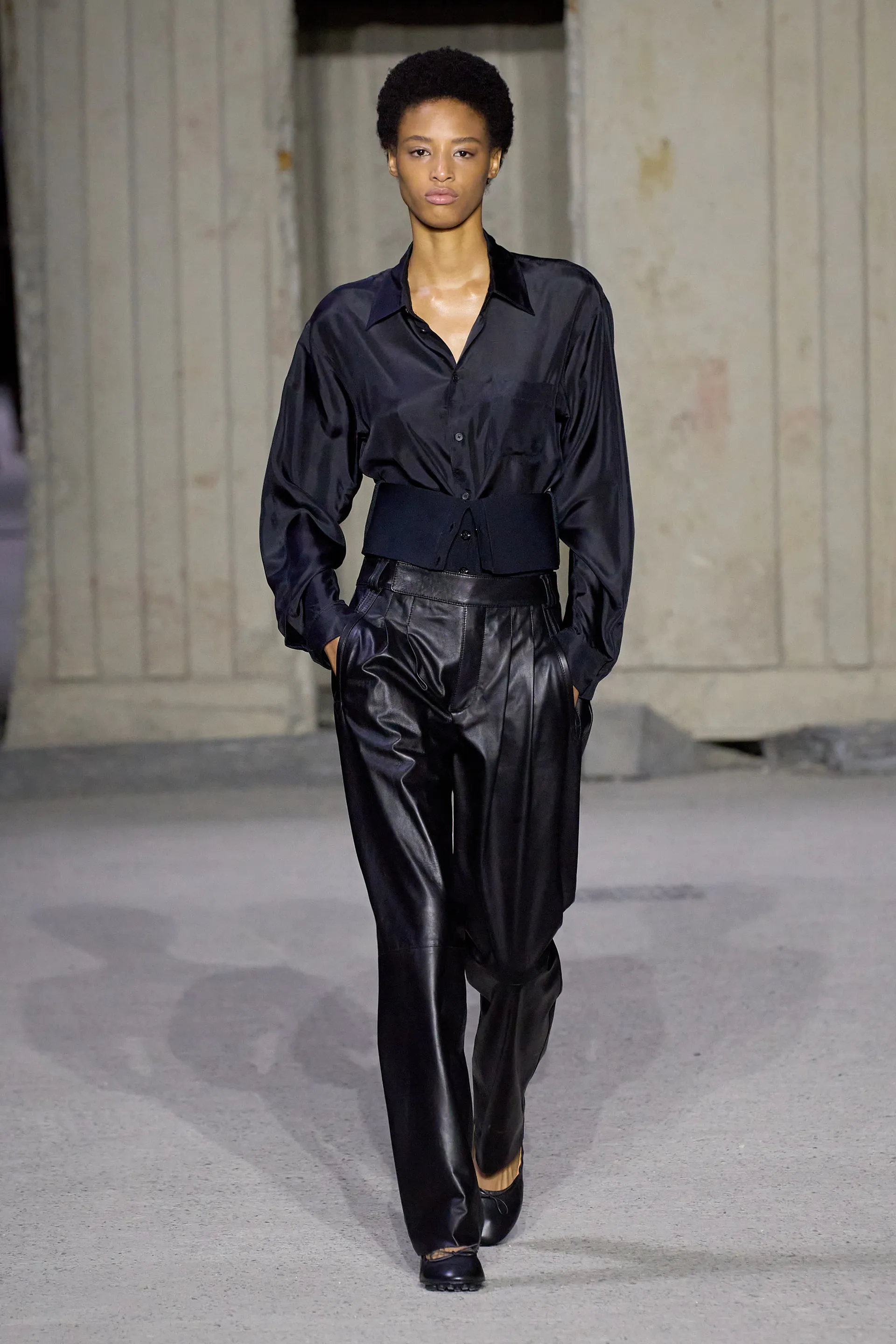 00030-tods-spring-2023-ready-to-wear-credit-gorunway