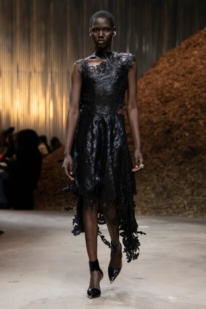 00031-alexander-mcqueen-fall-2022-ready-to-wear-credit-brand-1.jpeg