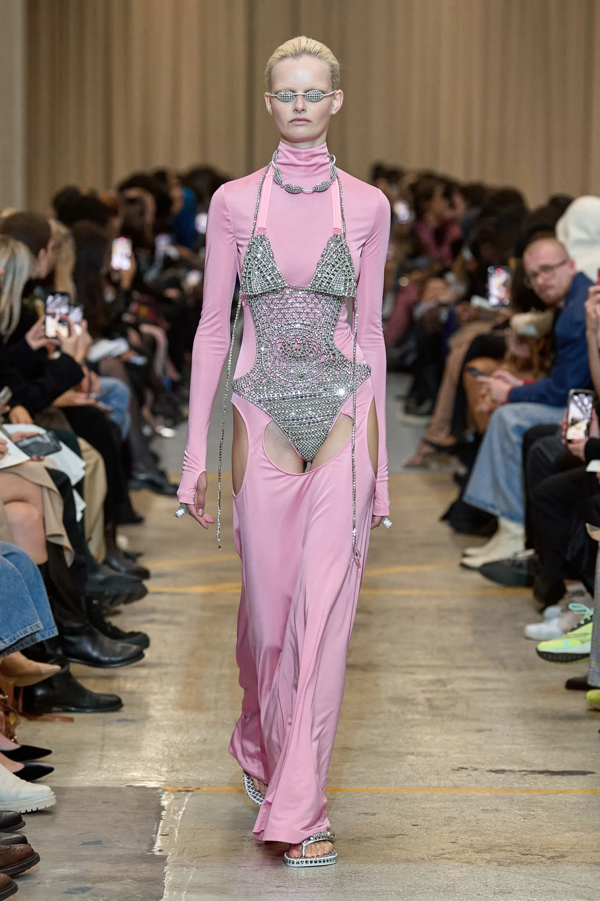 00031-burberry-spring-2023-ready-to-wear-credit-brand