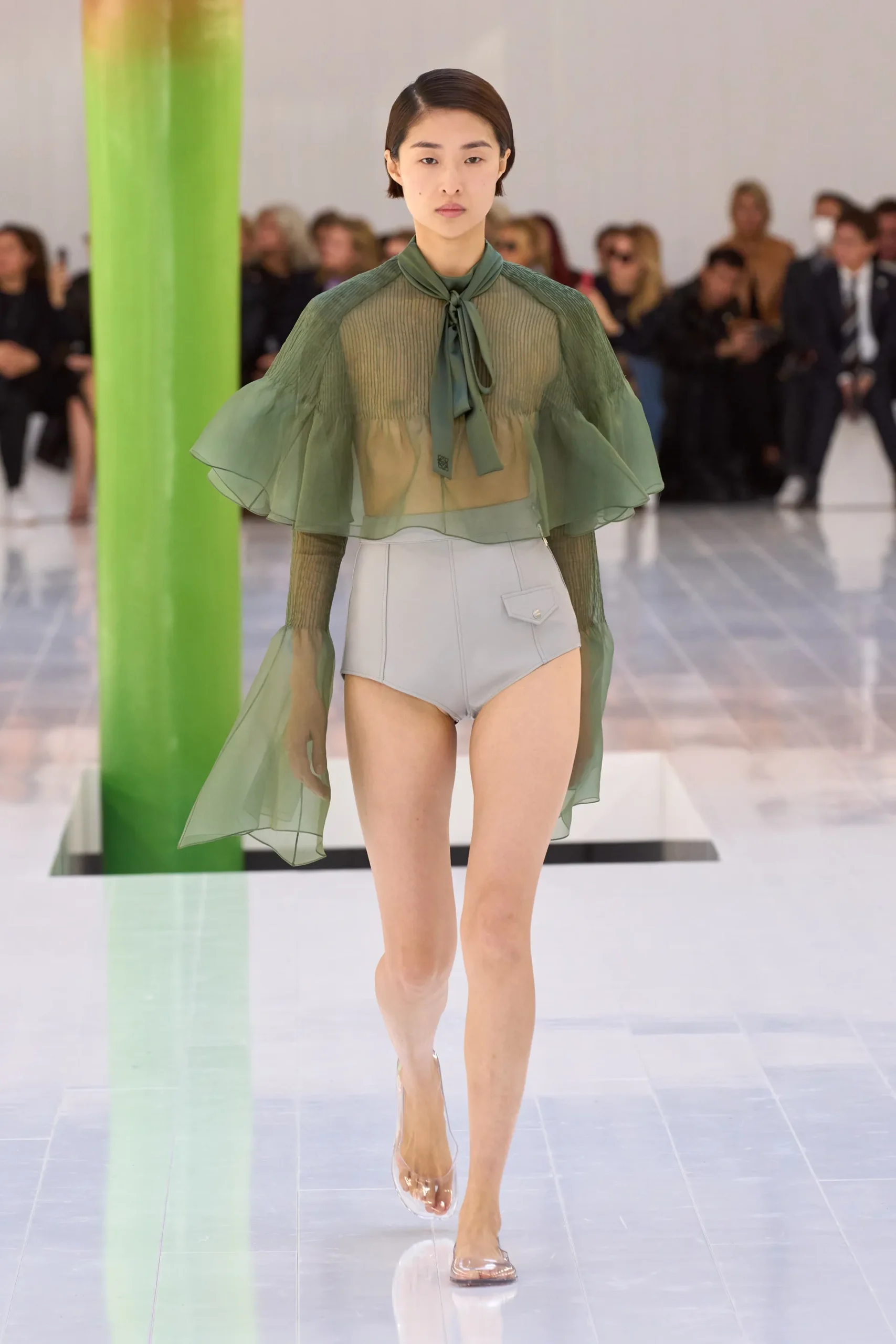 00031-loewe-spring-2023-ready-to-wear-credit-gorunway