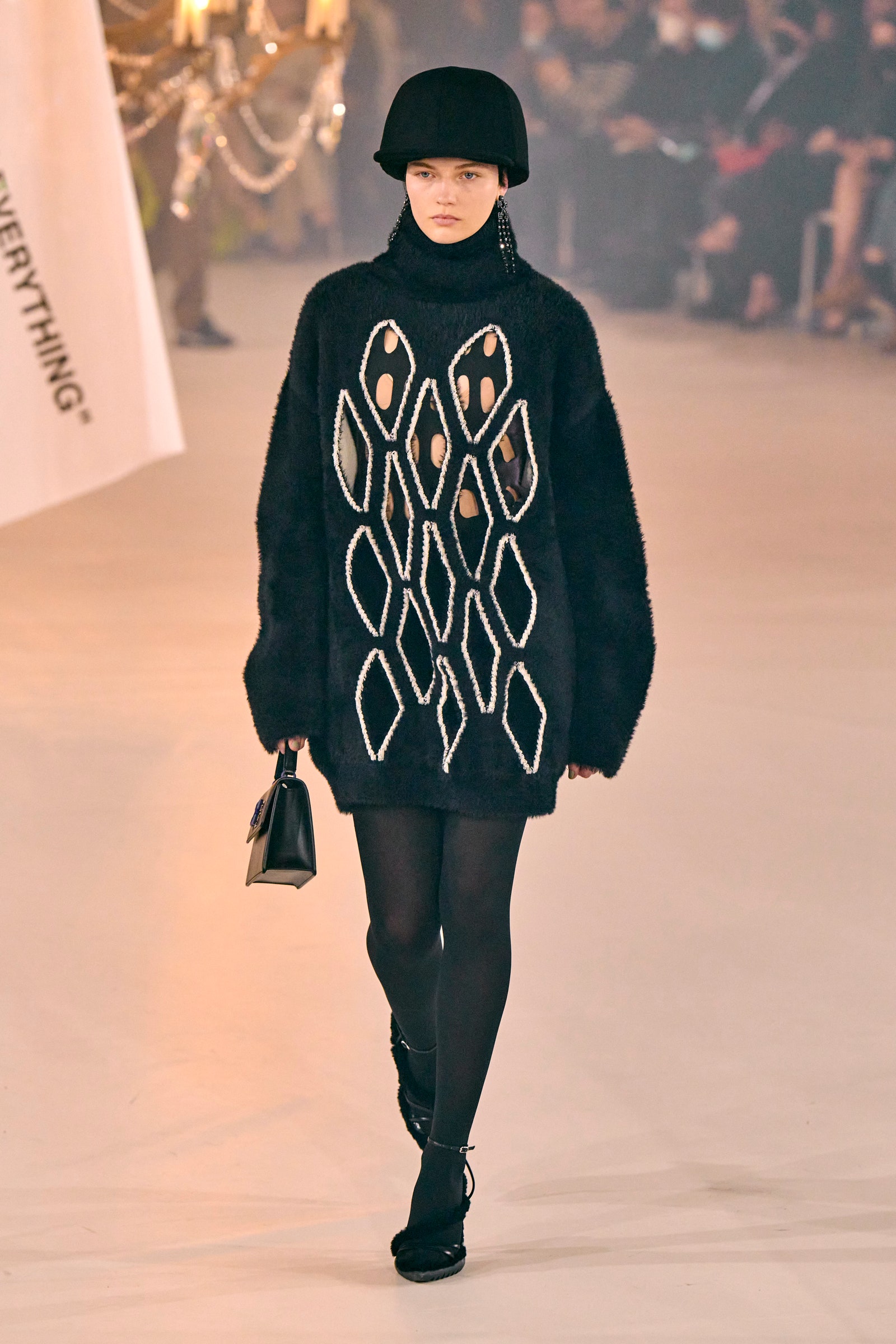 00031-off-white-fall-2022-ready-to-wear-paris-credit-gorunway-1.jpeg