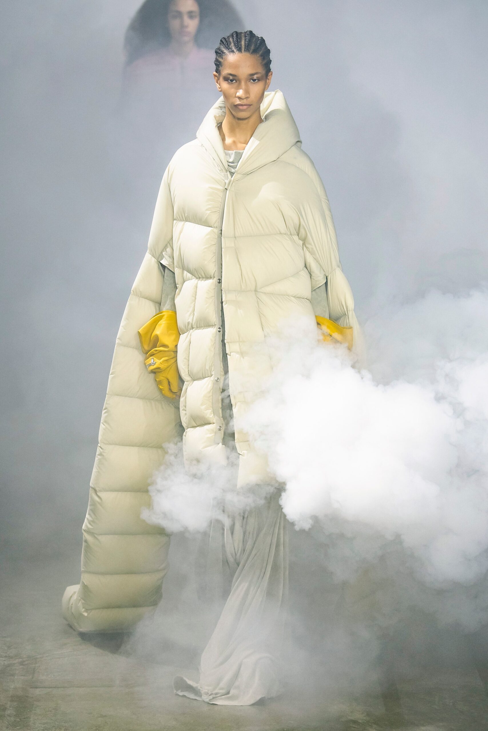 00031-rick-owens-fall-2022-ready-to-wear-paris-credit-gorunway-3.jpg