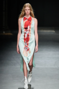 00032-christopher-kane-spring-2023-ready-to-wear-credit-gorunway