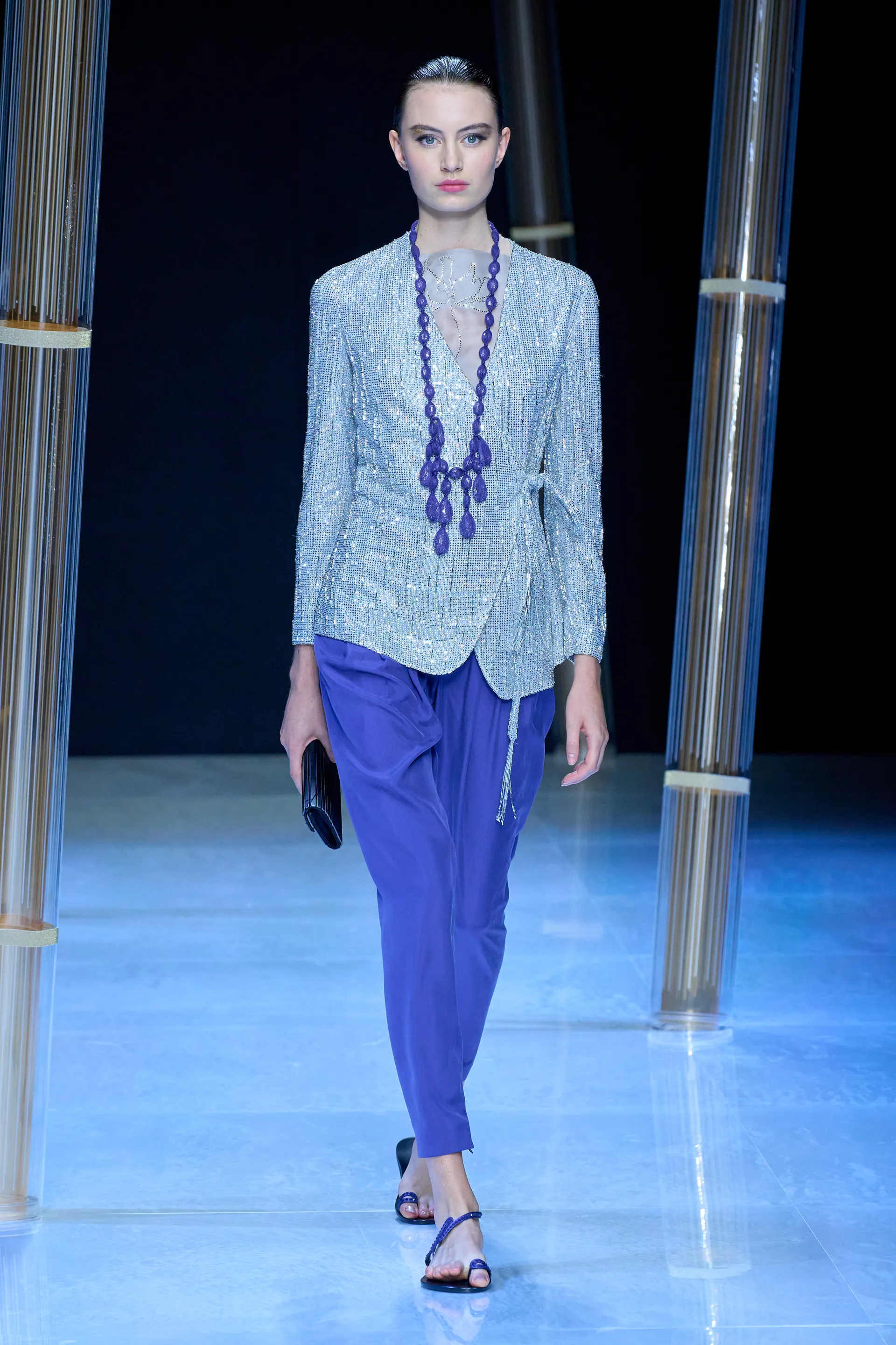 00032-giorgio-armani-spring-2023-ready-to-wear-credit-gorunway