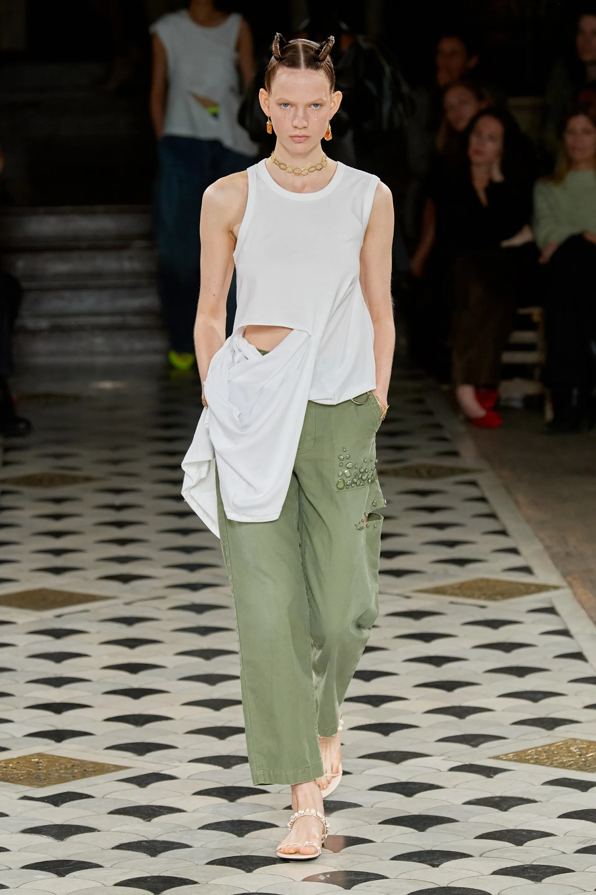 00032-undercover-spring-2023-ready-to-wear-credit-gorunway