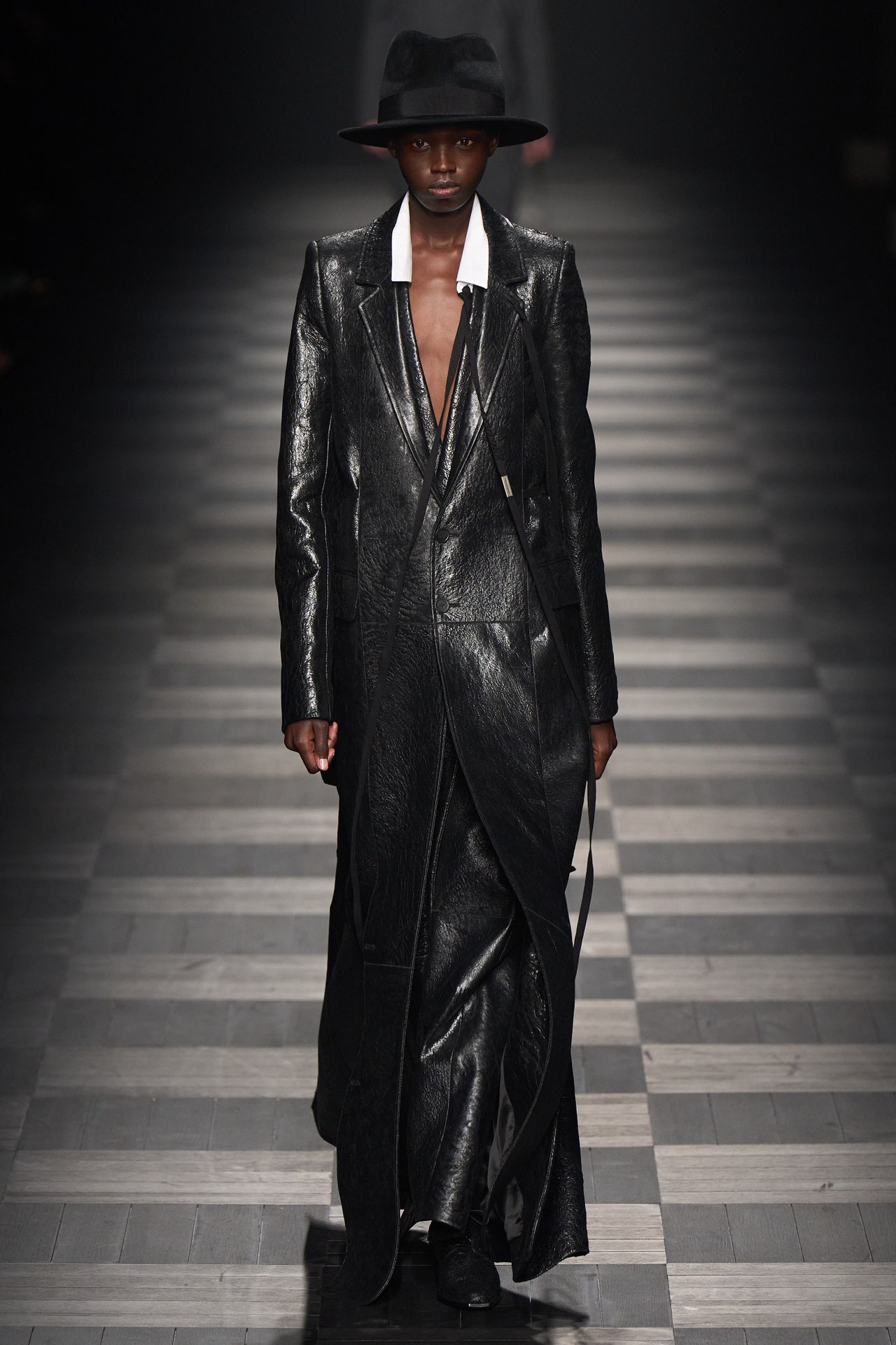 00033-ann-demeulemeester-fall-2022-ready-to-wear-paris-credit-filippo-fior-gorunway-1.jpeg