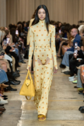 00033-burberry-spring-2023-ready-to-wear-credit-brand