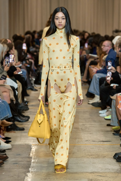 00033-burberry-spring-2023-ready-to-wear-credit-brand