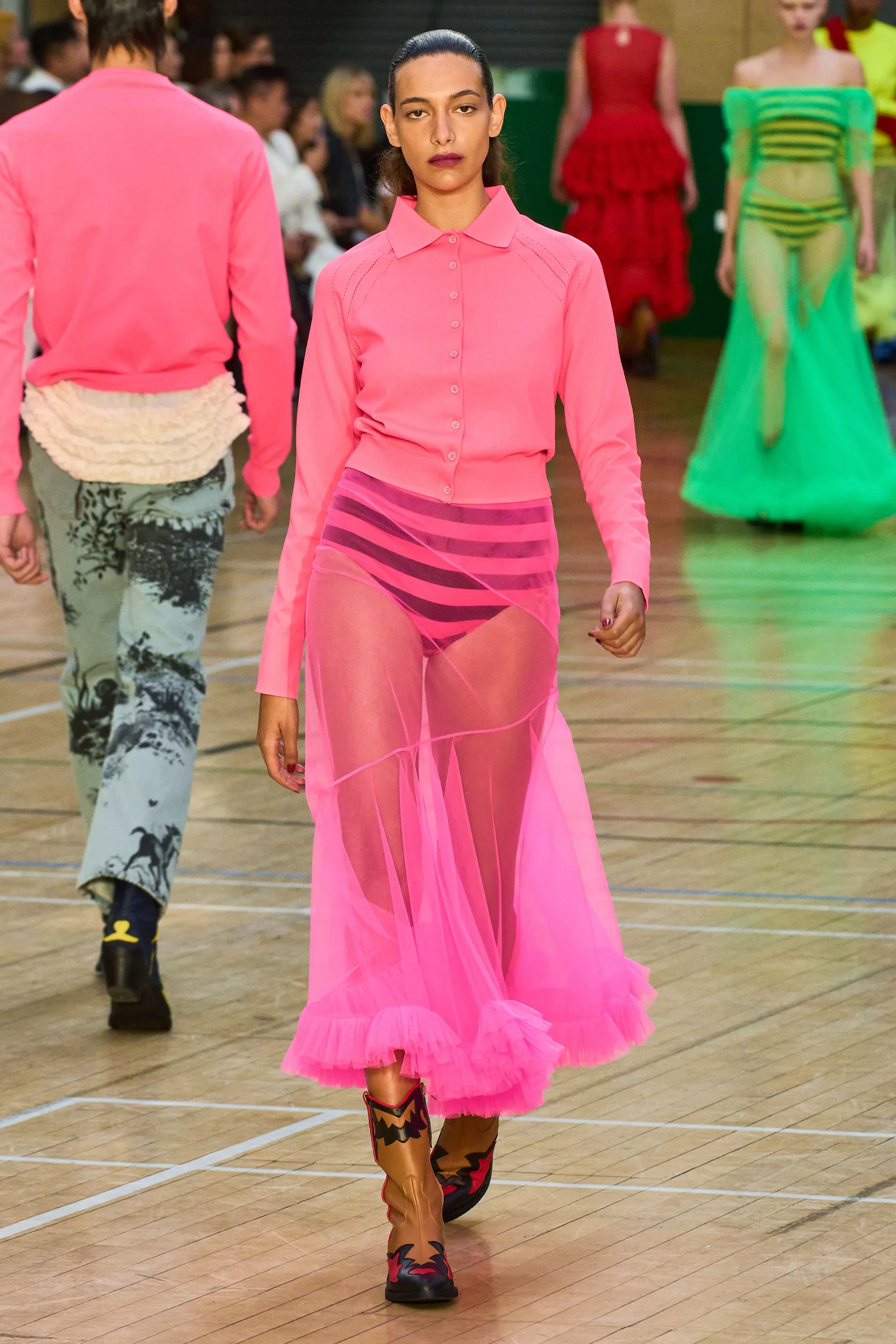 00033-molly-goddard-spring-2023-ready-to-wear-credit-gorunway