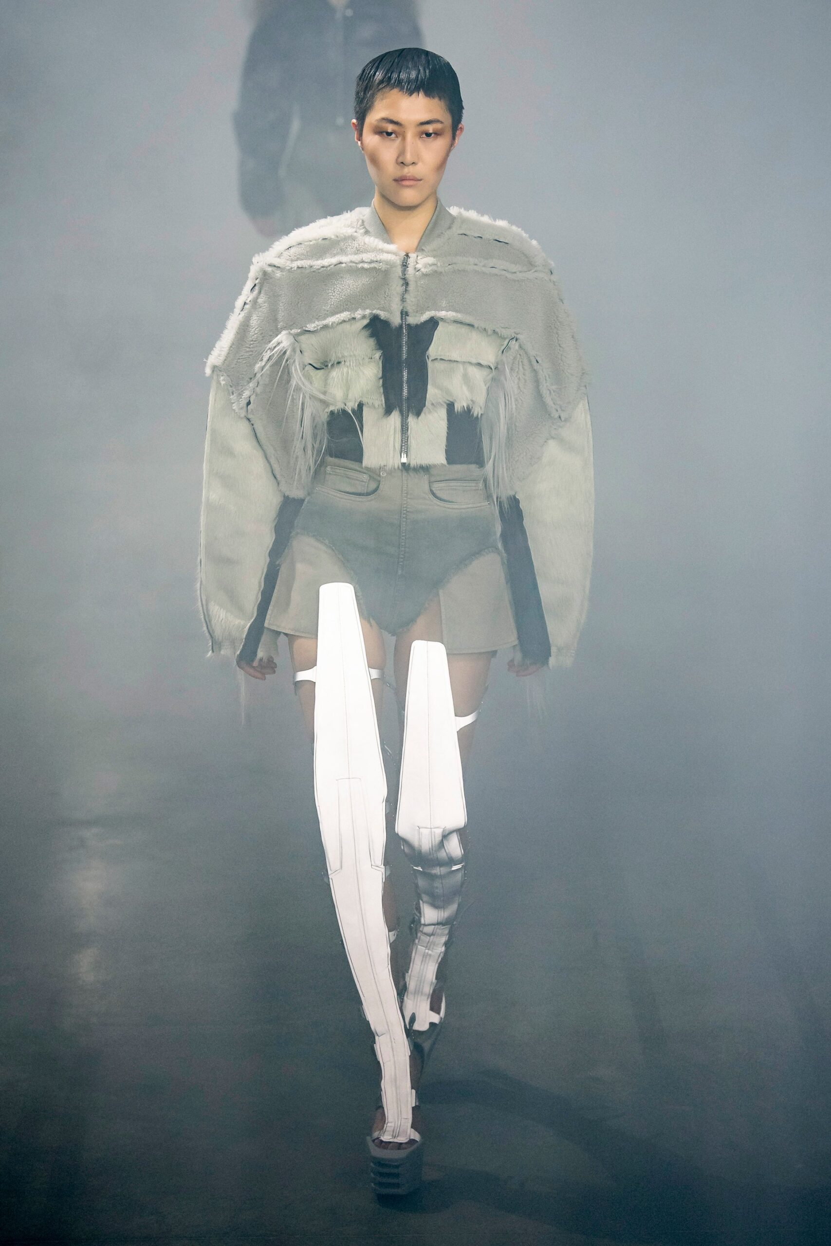 00033-rick-owens-fall-2022-ready-to-wear-paris-credit-gorunway-3.jpg