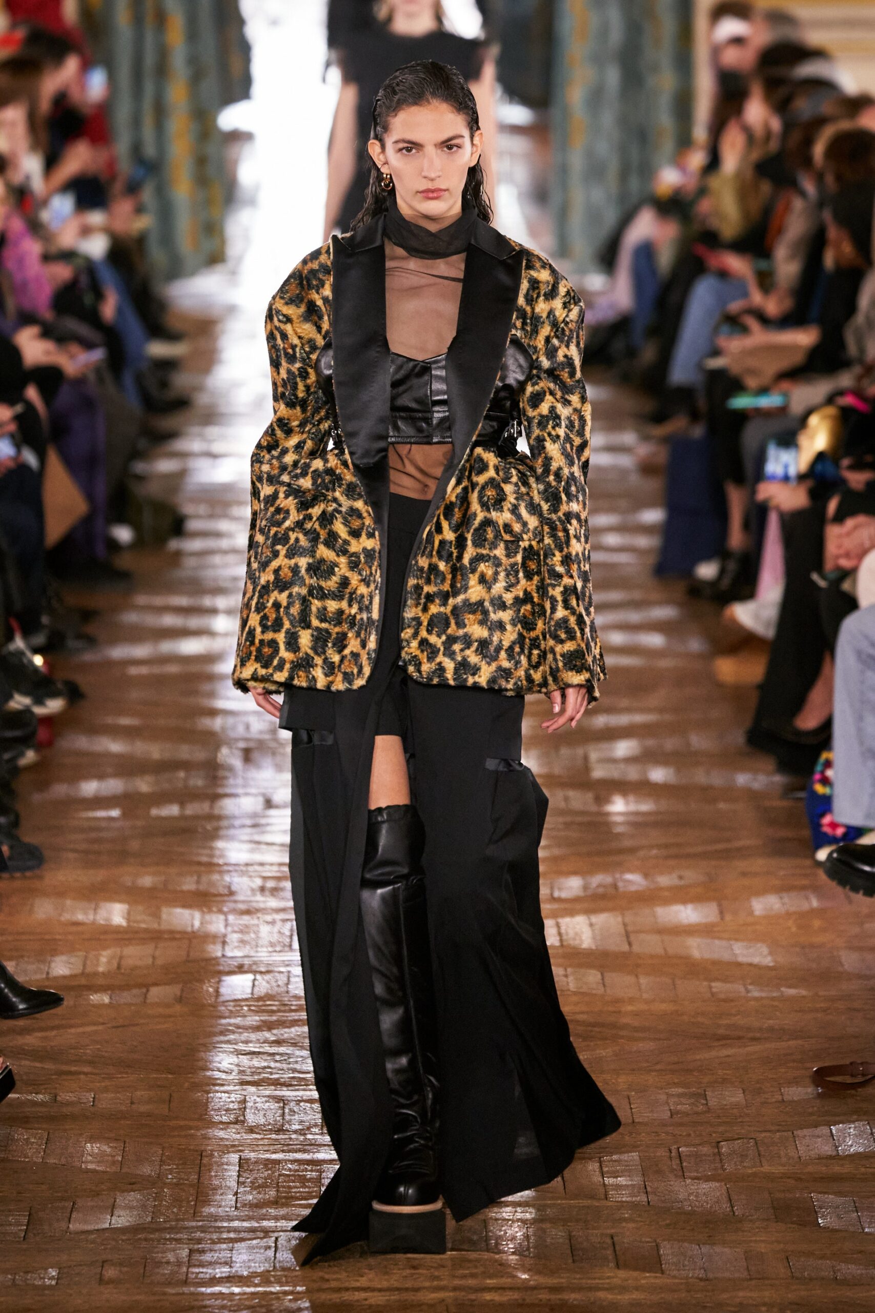 00033-sacai-fall-2022-ready-to-wear-paris-credit-gorunway-1.jpg