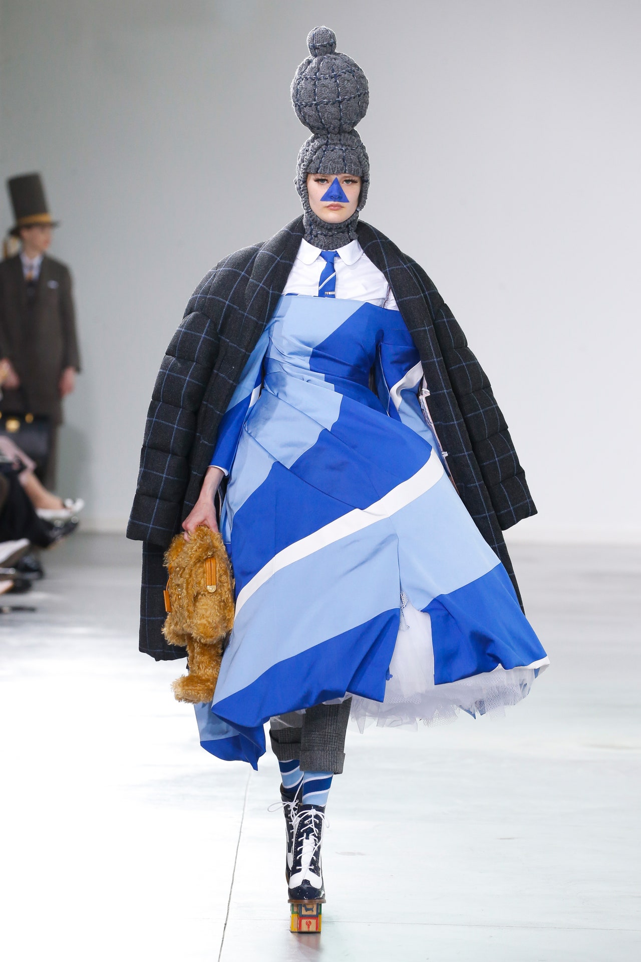00033-thom-browne-fall-2022-credit-brand-1.jpeg