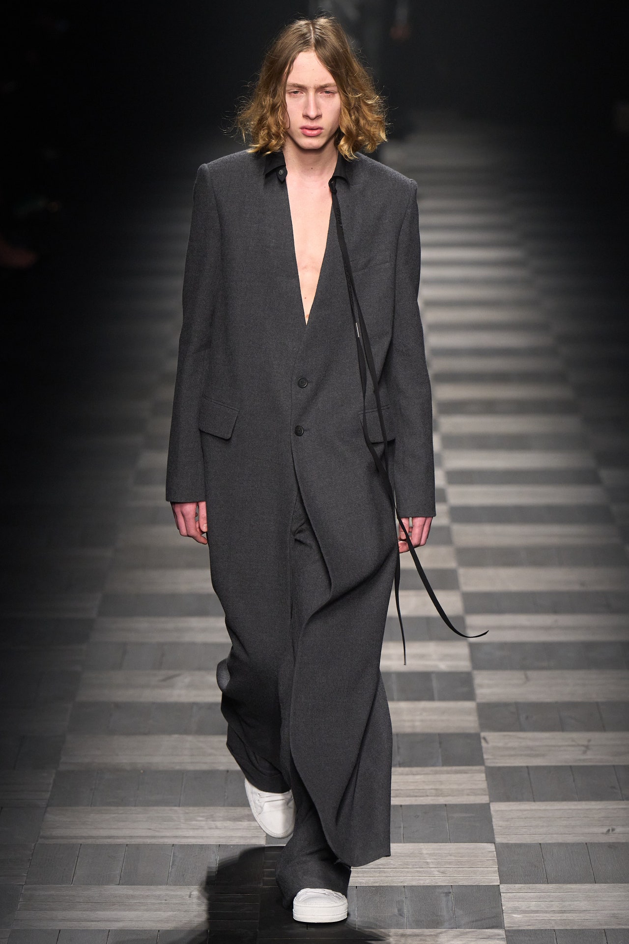 00034-ann-demeulemeester-fall-2022-ready-to-wear-paris-credit-filippo-fior-gorunway-1.jpeg