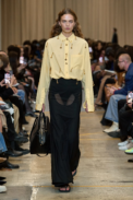 00034-burberry-spring-2023-ready-to-wear-credit-brand