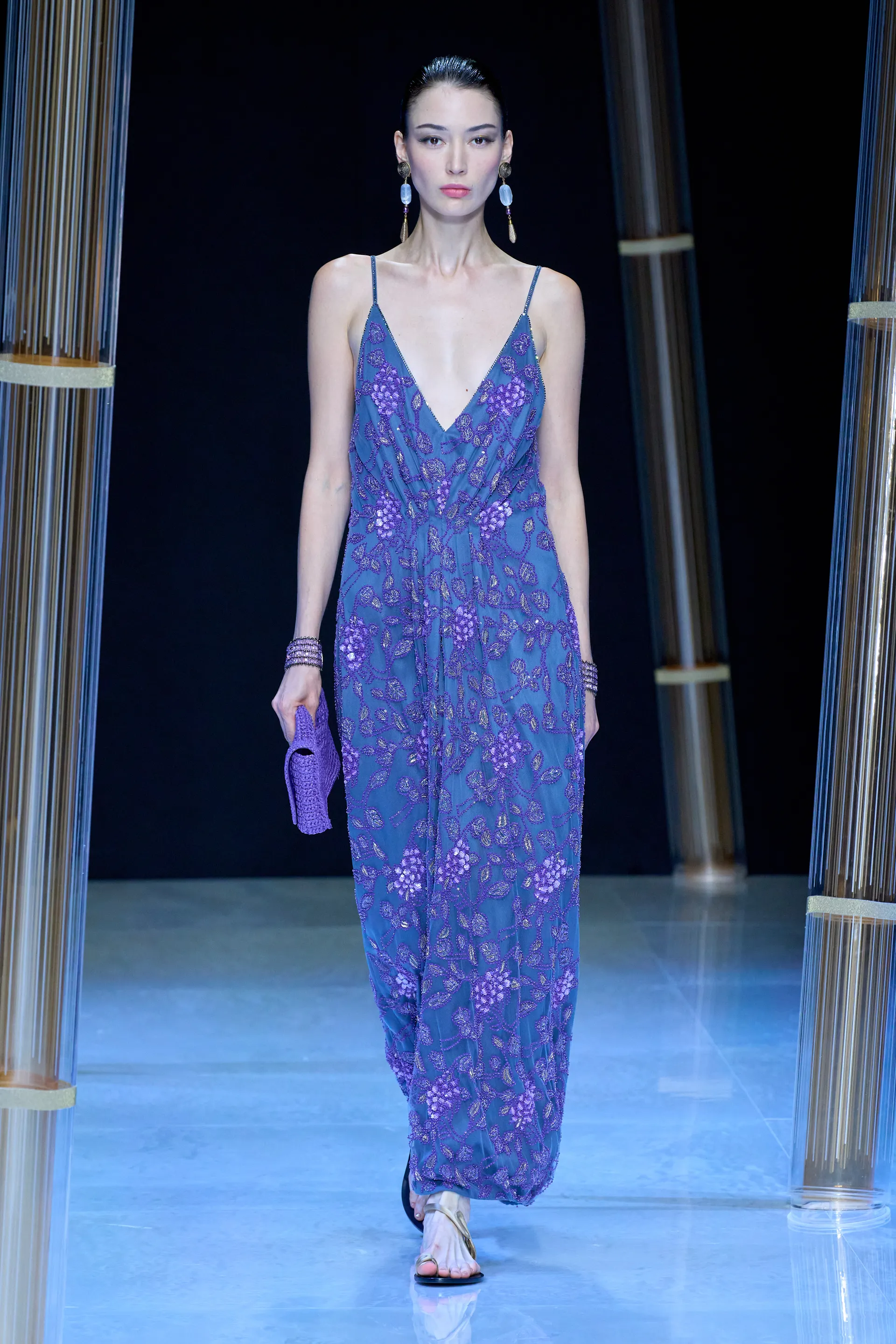 00034-giorgio-armani-spring-2023-ready-to-wear-credit-gorunway