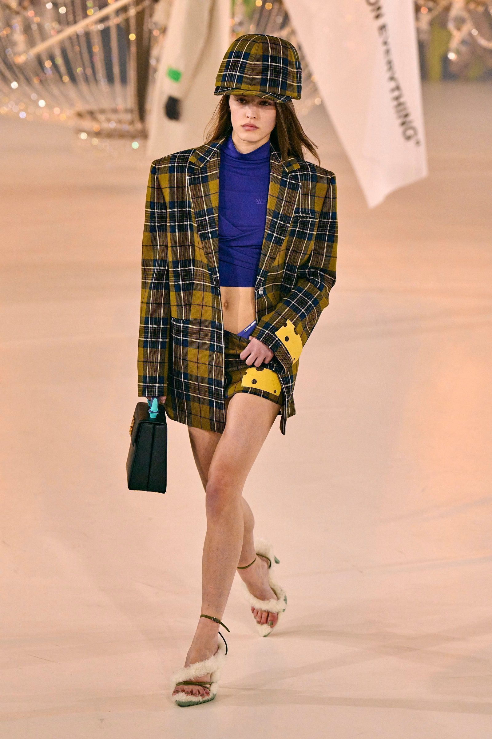00034-off-white-fall-2022-ready-to-wear-paris-credit-gorunway-1.jpeg