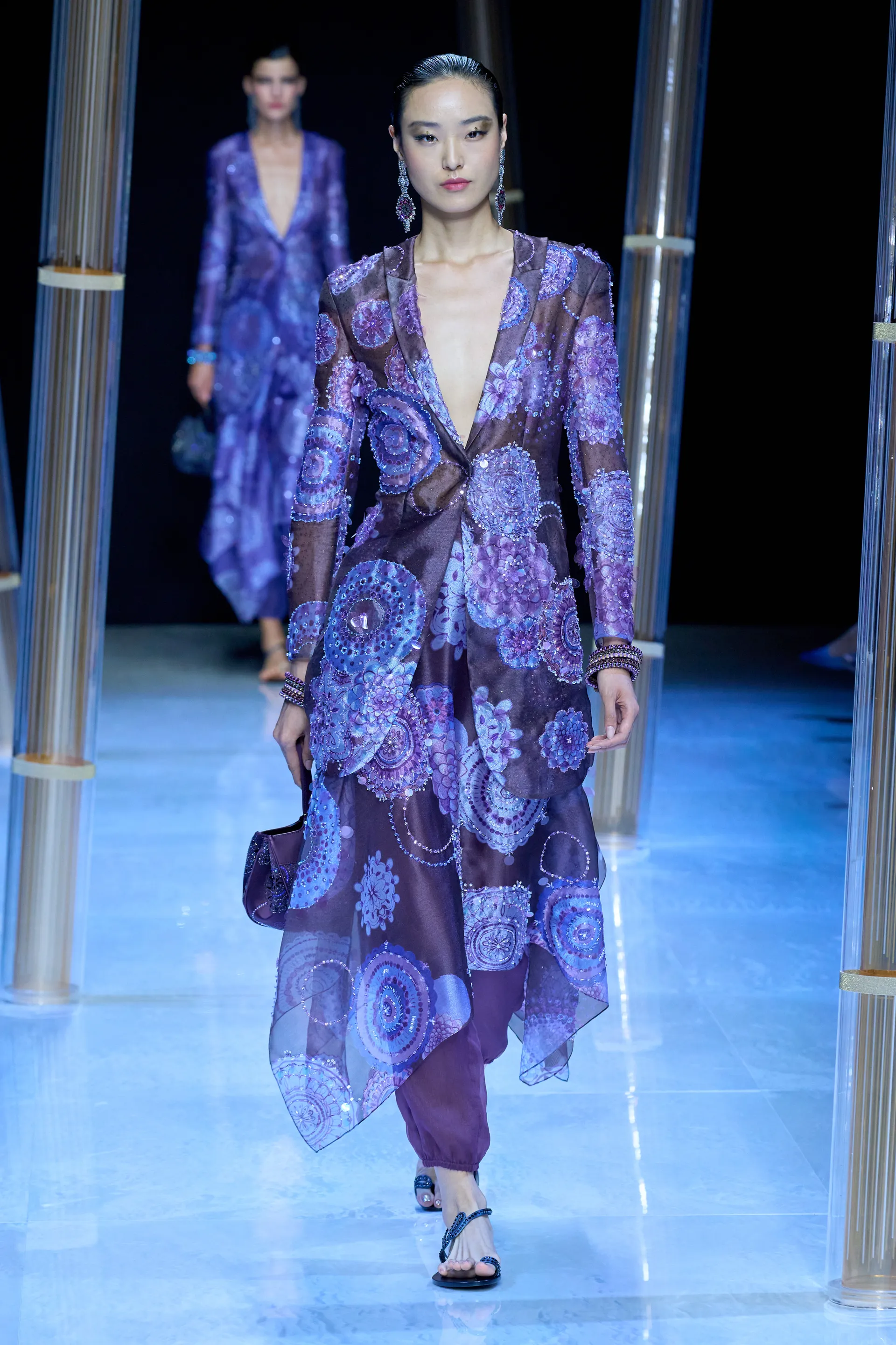00035-giorgio-armani-spring-2023-ready-to-wear-credit-gorunway
