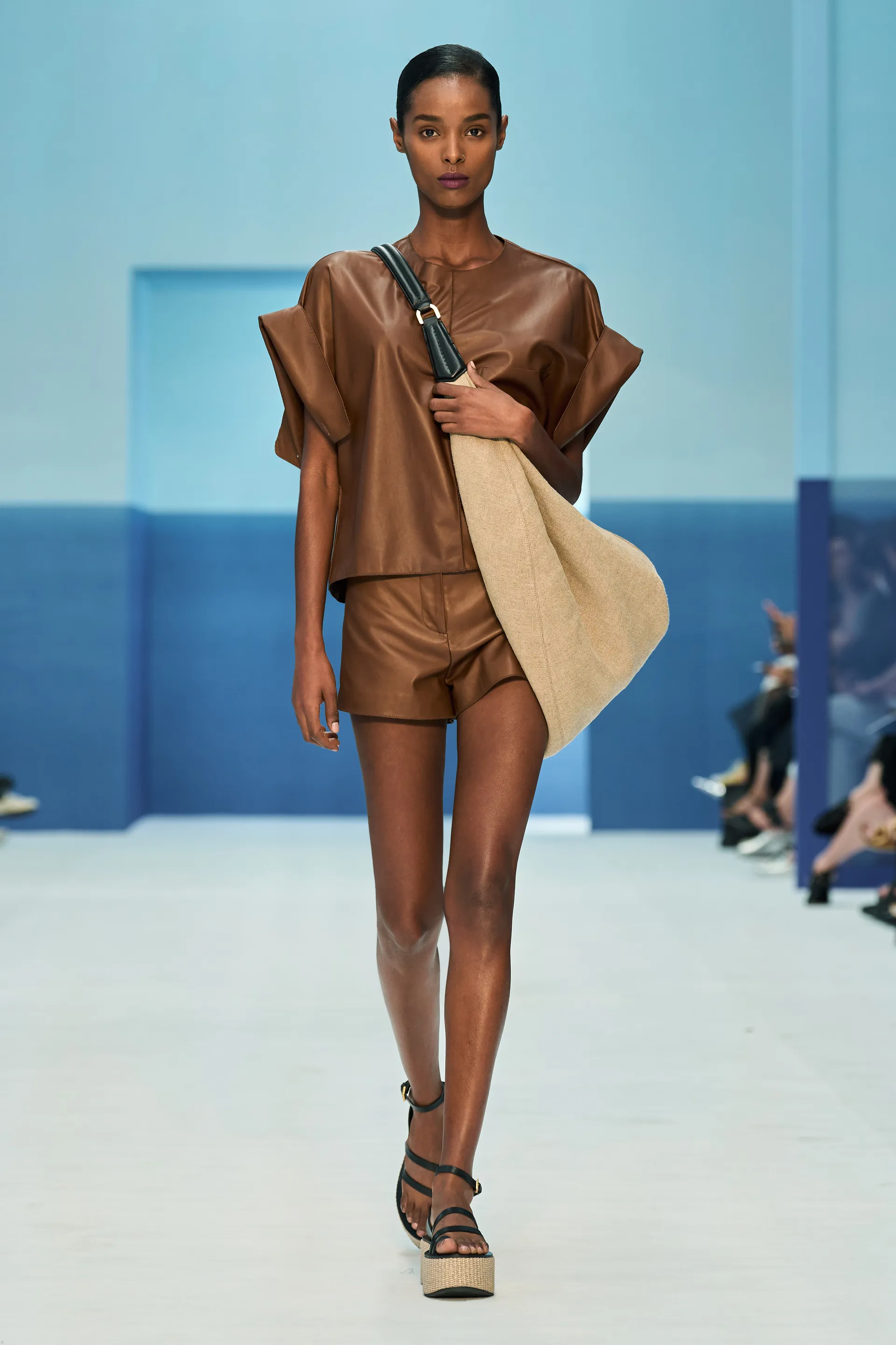 00035-max-mara-spring-2023-ready-to-wear-credit-gorunway