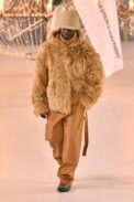 00035-off-white-fall-2022-ready-to-wear-paris-credit-gorunway-1.jpeg