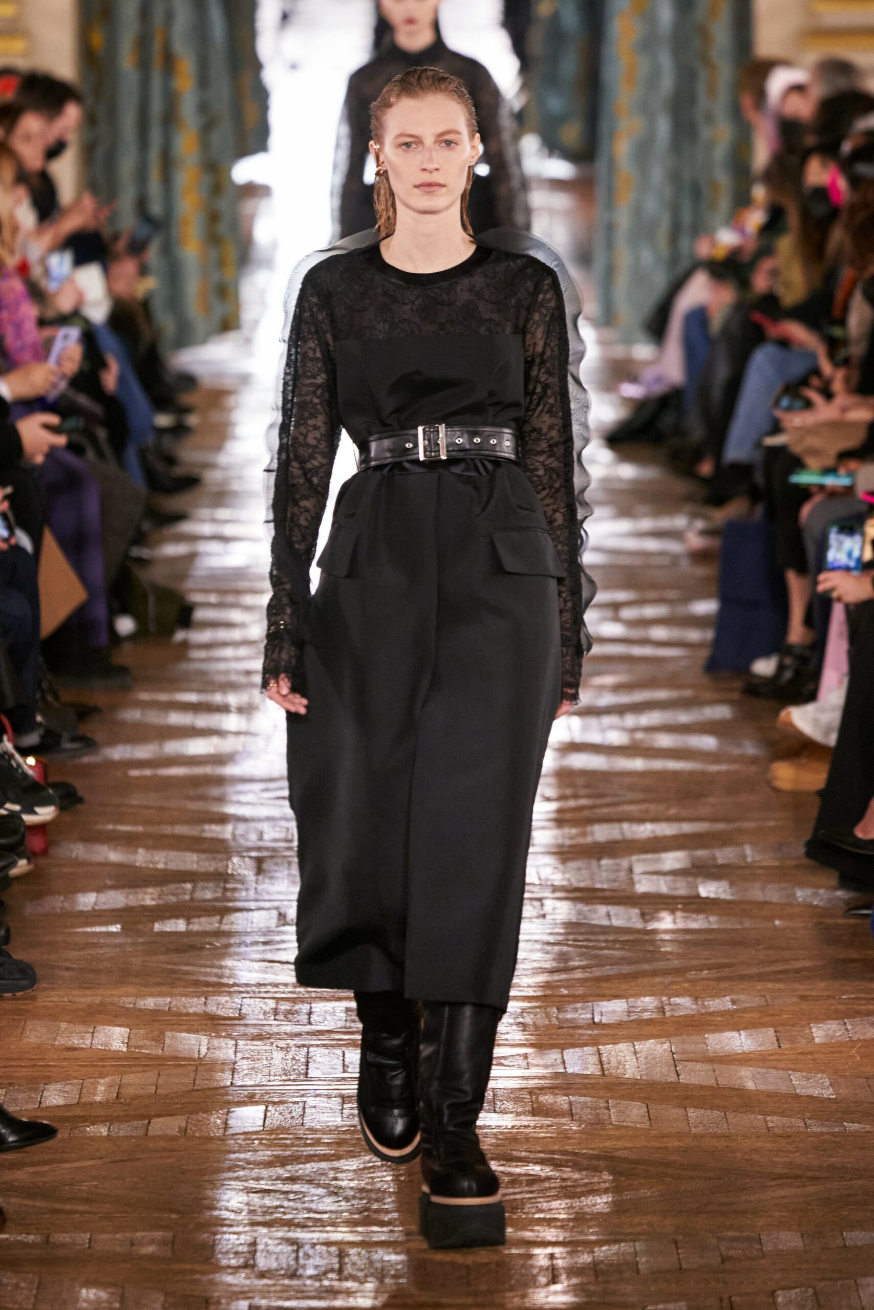 00035-sacai-fall-2022-ready-to-wear-paris-credit-gorunway-1.jpg