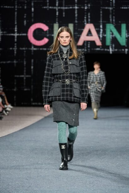 00036-chanel-fall-2022-ready-to-wear-paris-credit-gorunway-1.jpeg
