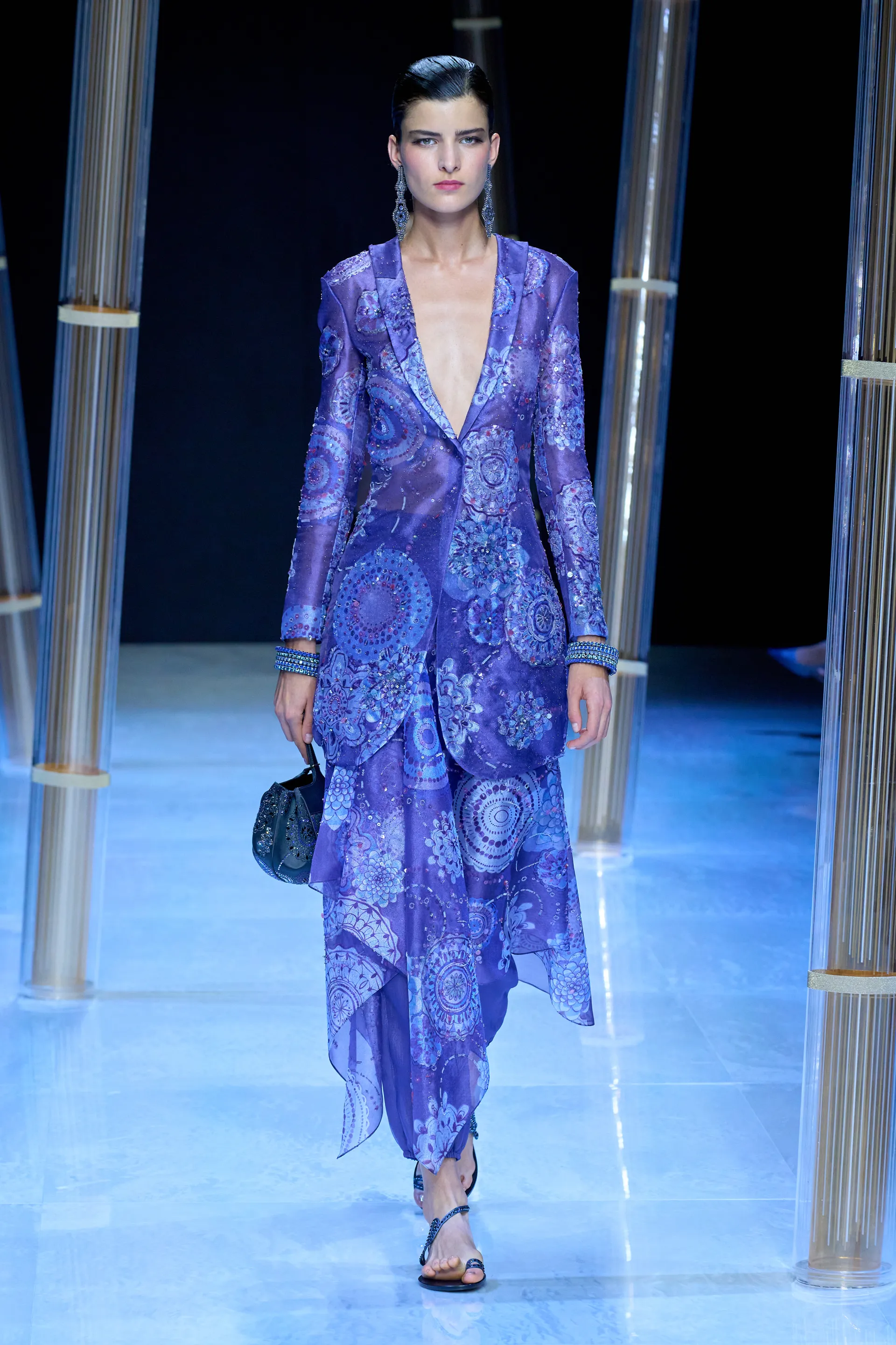00036-giorgio-armani-spring-2023-ready-to-wear-credit-gorunway