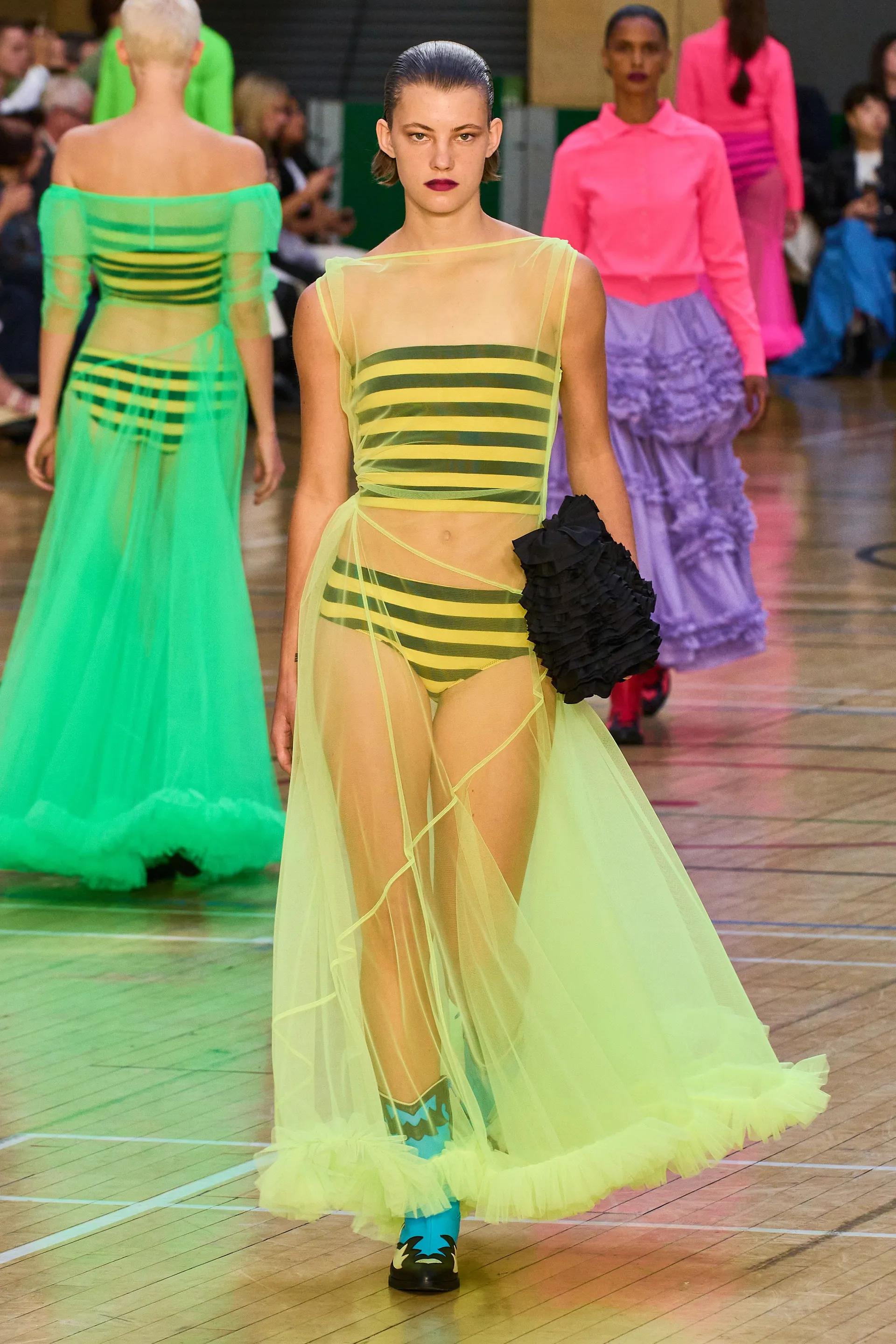 00036-molly-goddard-spring-2023-ready-to-wear-credit-gorunway