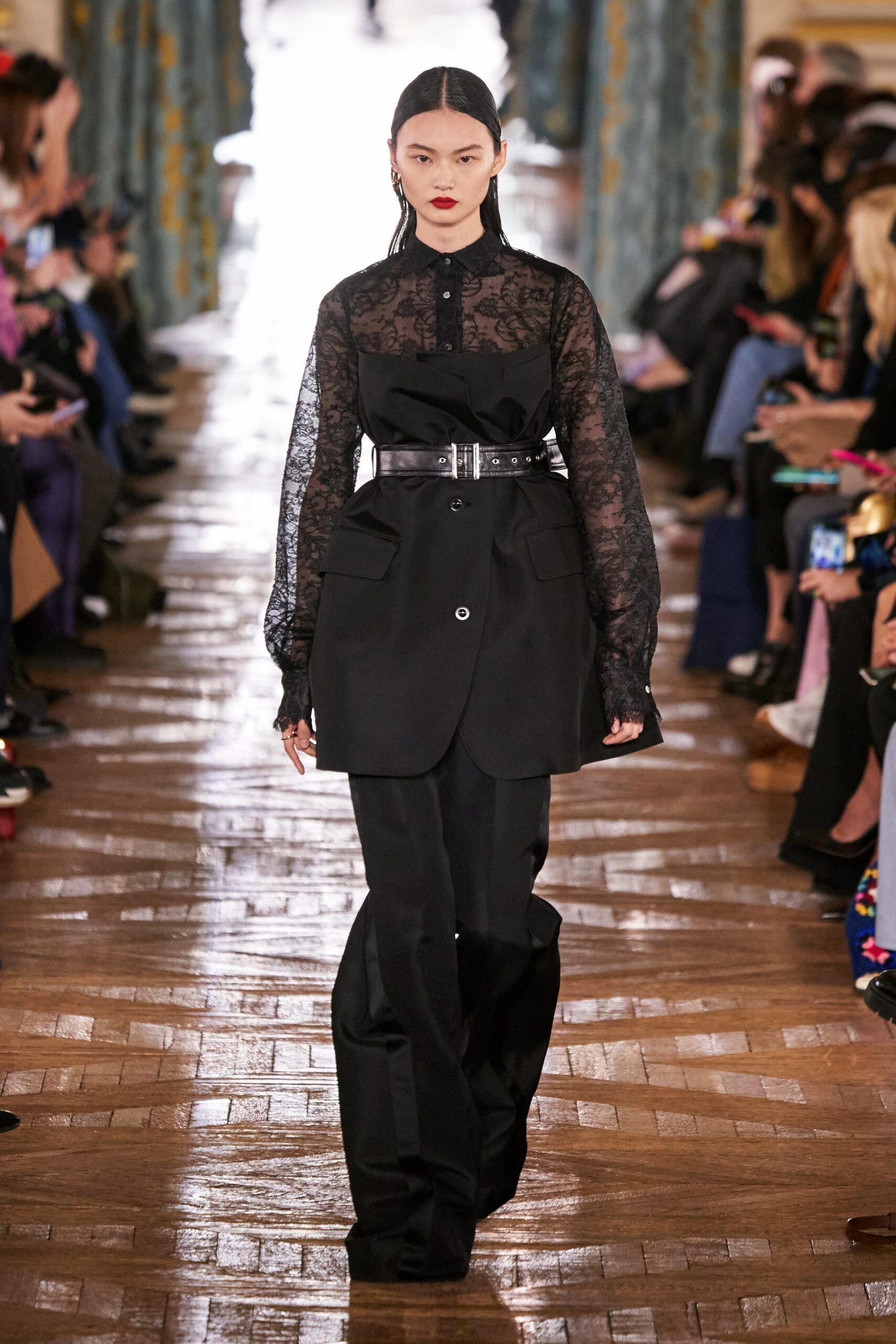 00036-sacai-fall-2022-ready-to-wear-paris-credit-gorunway-1.jpg