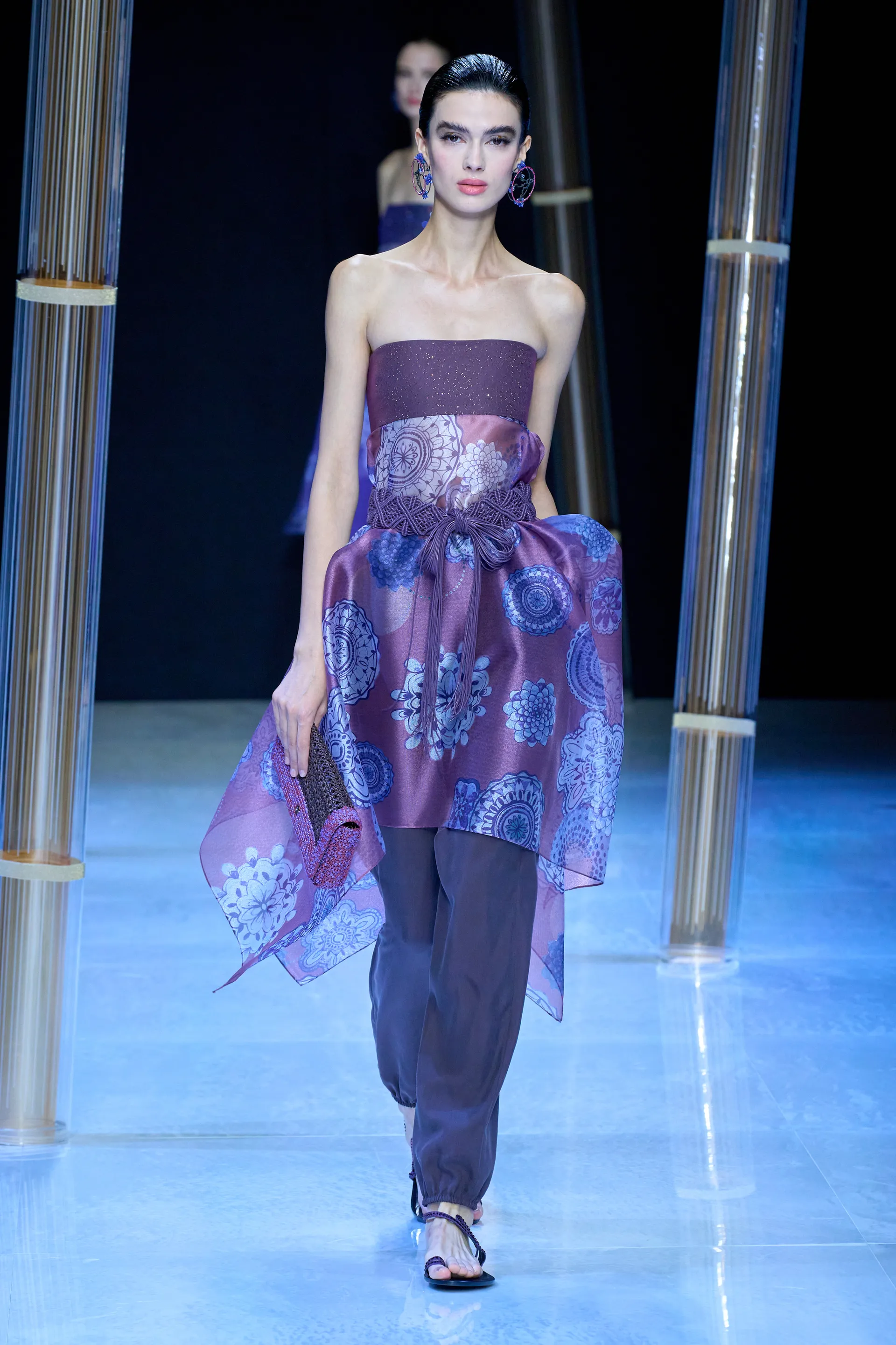 00037-giorgio-armani-spring-2023-ready-to-wear-credit-gorunway