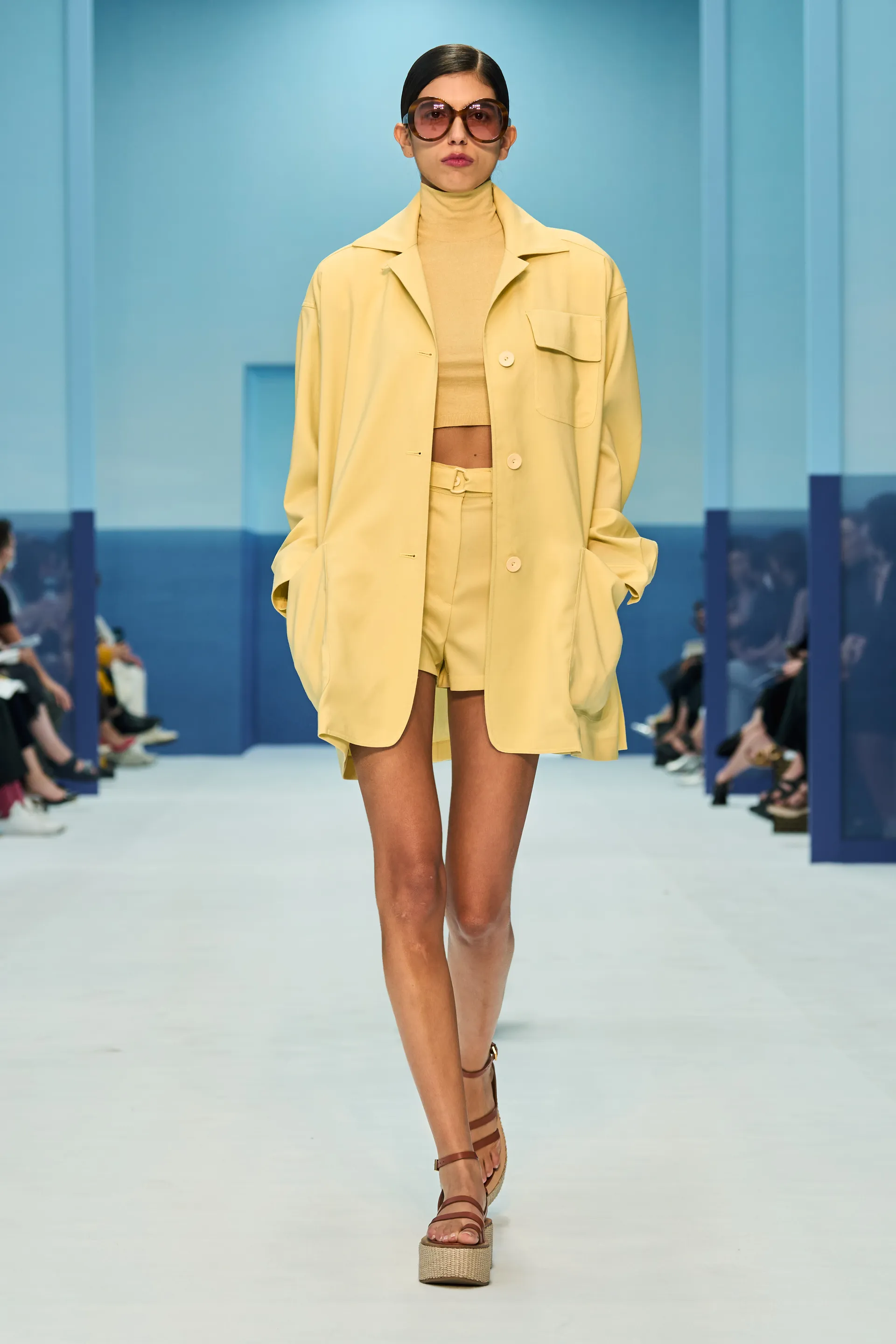 00037-max-mara-spring-2023-ready-to-wear-credit-gorunway