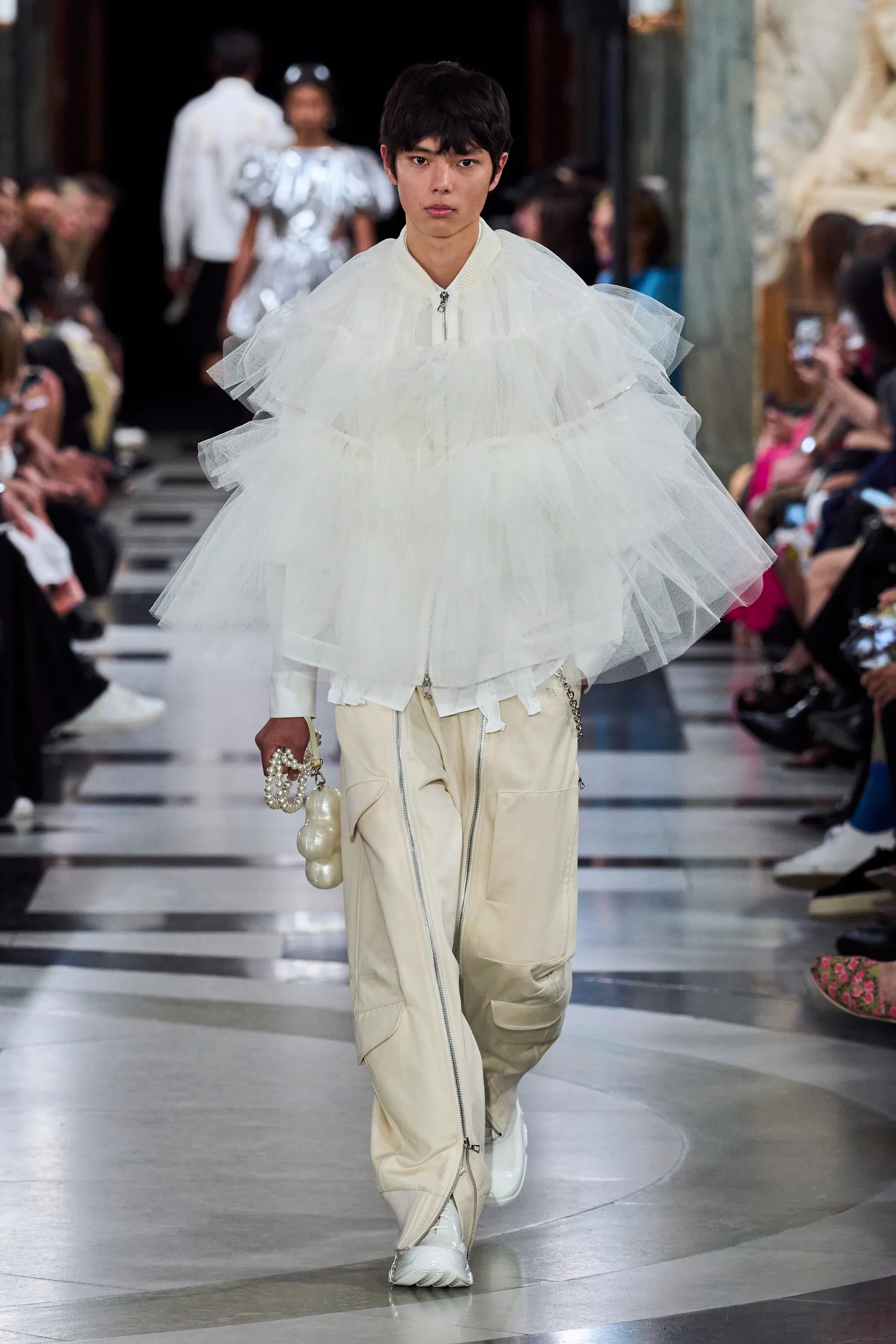 00037-simone-rocha-spring-2023-ready-to-wear-credit-gorunway