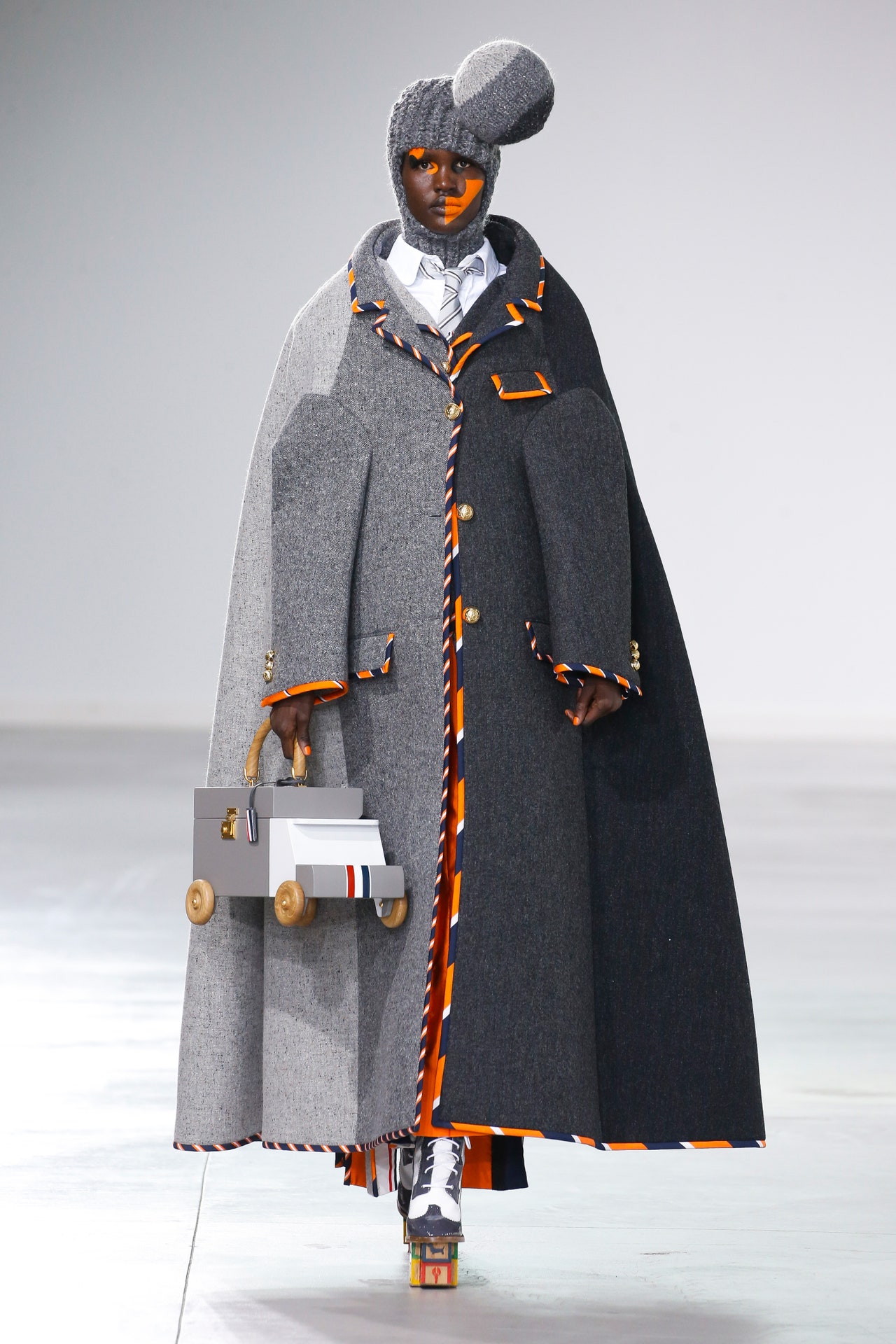 00037-thom-browne-fall-2022-credit-brand-1.jpeg