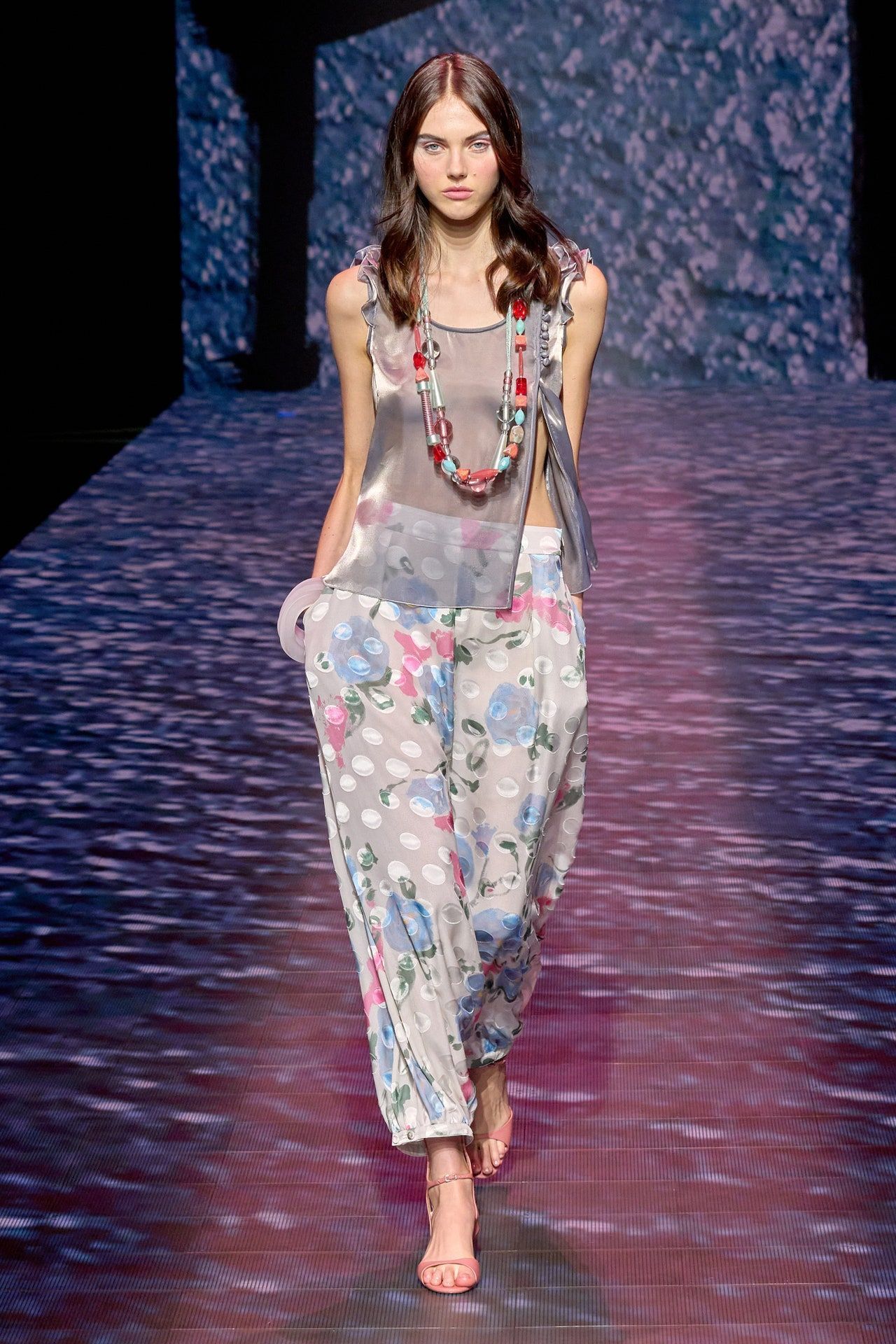 00038-emporio-armani-spring-2023-ready-to-wear-credit-gorunway