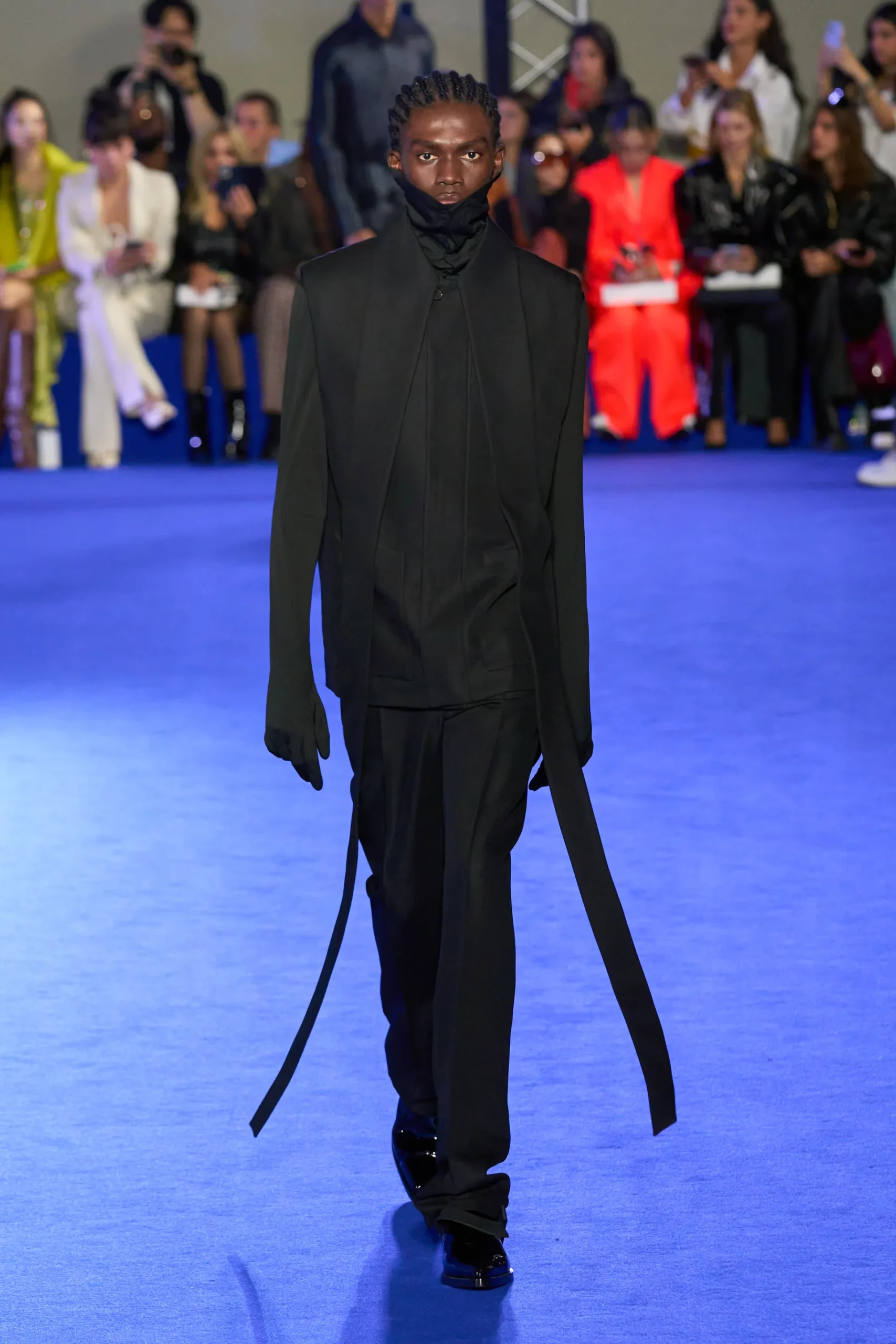 00038-off-white-spring-2023-ready-to-wear-credit-gorunway