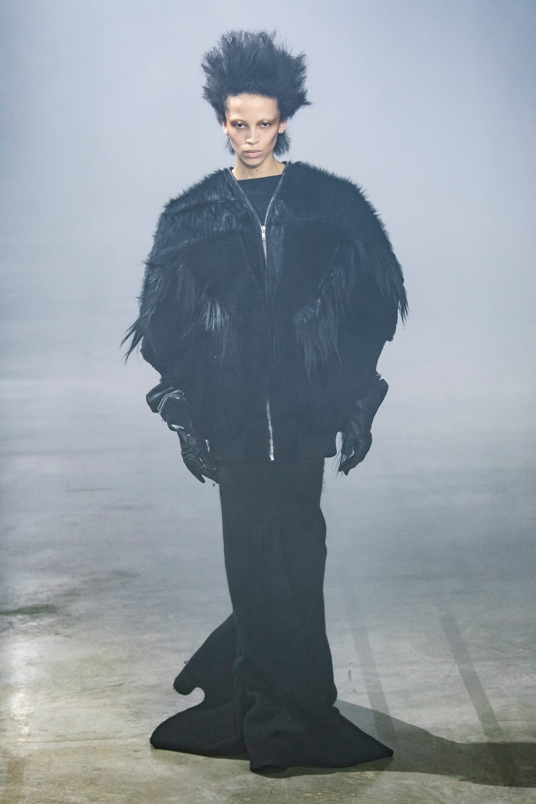 00038-rick-owens-fall-2022-ready-to-wear-paris-credit-gorunway-3.jpg