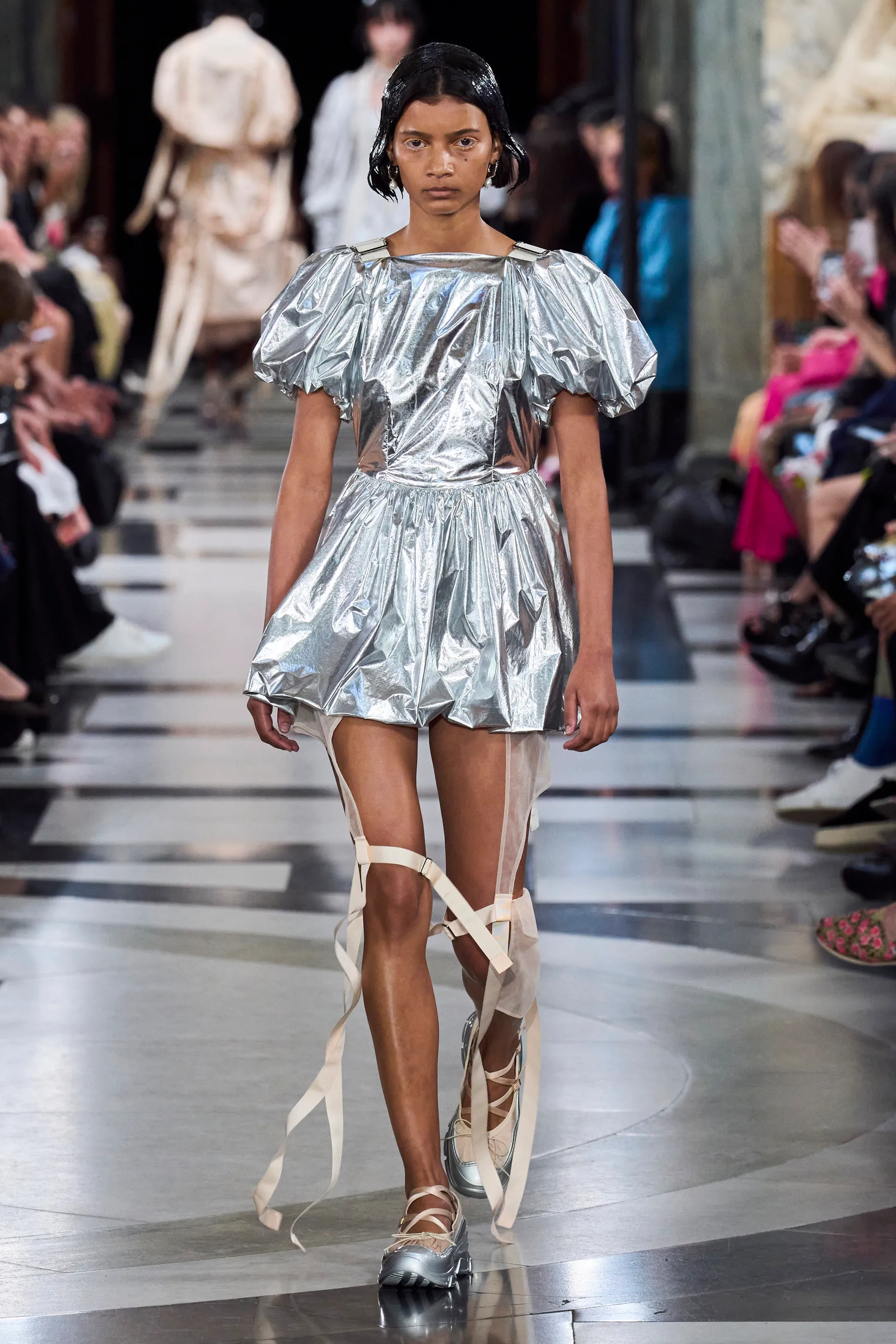 00038-simone-rocha-spring-2023-ready-to-wear-credit-gorunway