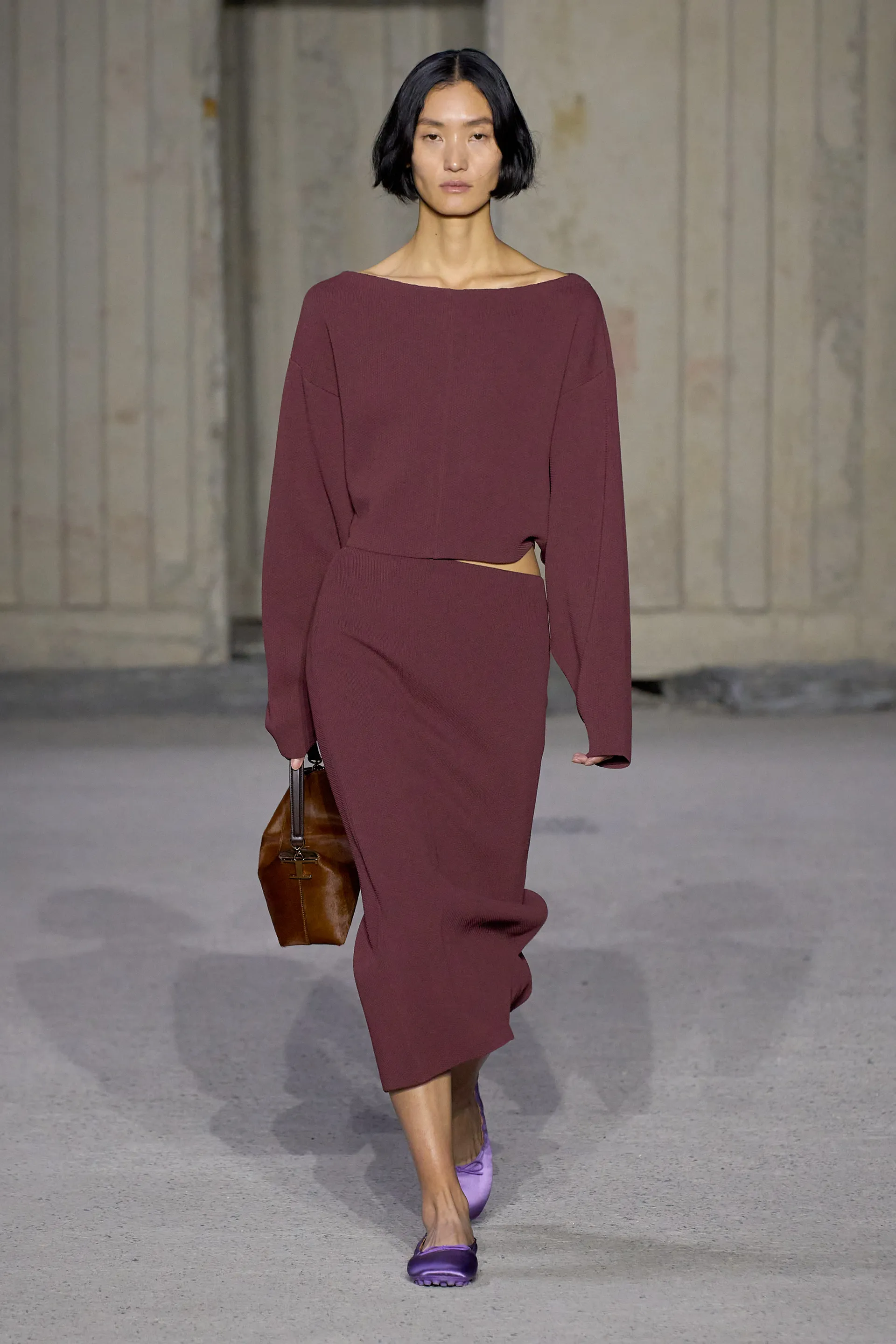00038-tods-spring-2023-ready-to-wear-credit-gorunway