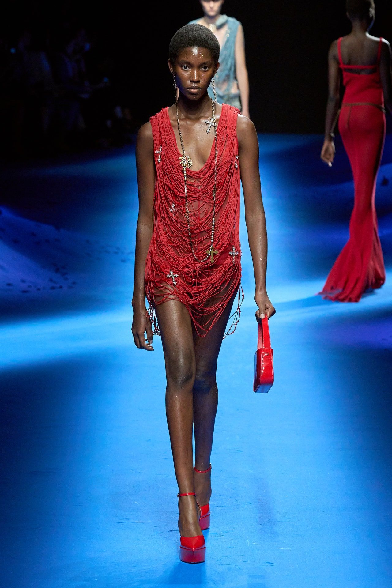 00039-blumarine-spring-2023-ready-to-wear-credit-gorunway