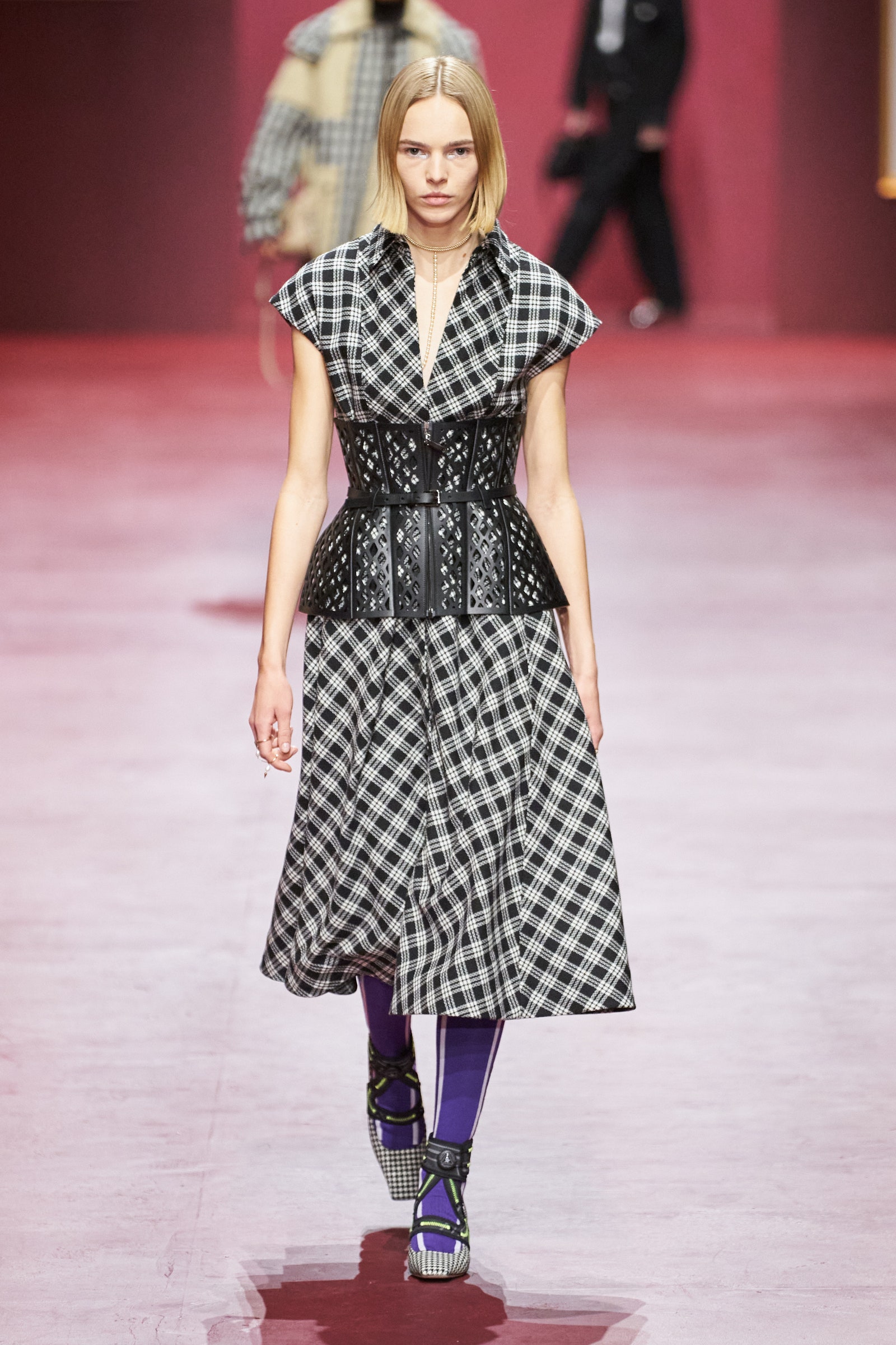 00039-christian-dior-fall-2022-ready-to-wear-paris-credit-gorunway-1.jpeg