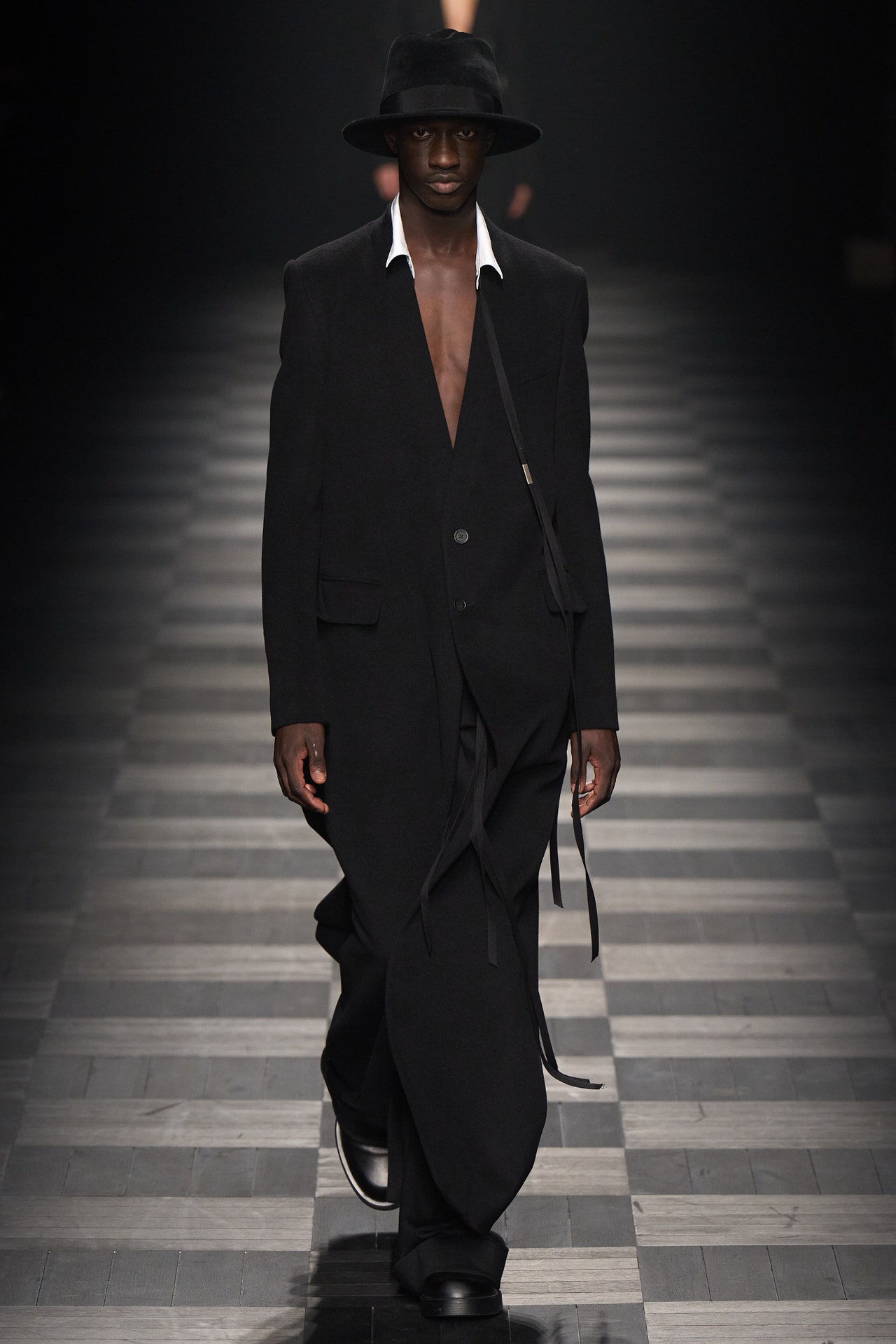 00040-ann-demeulemeester-fall-2022-ready-to-wear-paris-credit-filippo-fior-gorunway-1.jpeg