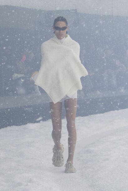 00040-balenciaga-fall-2022-ready-to-wear-paris-credit-brand-1.jpg