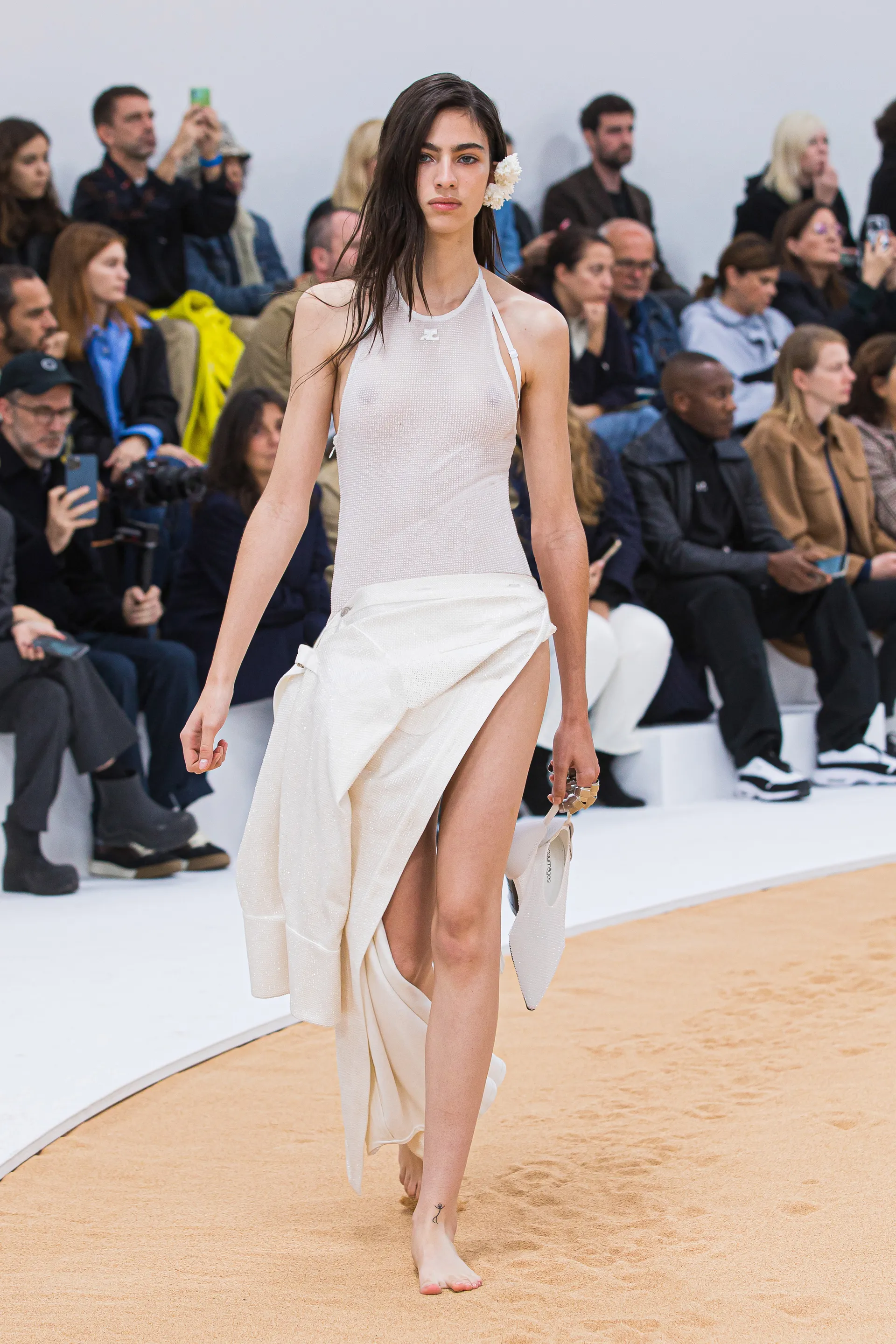 00040-courreges-spring-2023-ready-to-wear-credit-brand