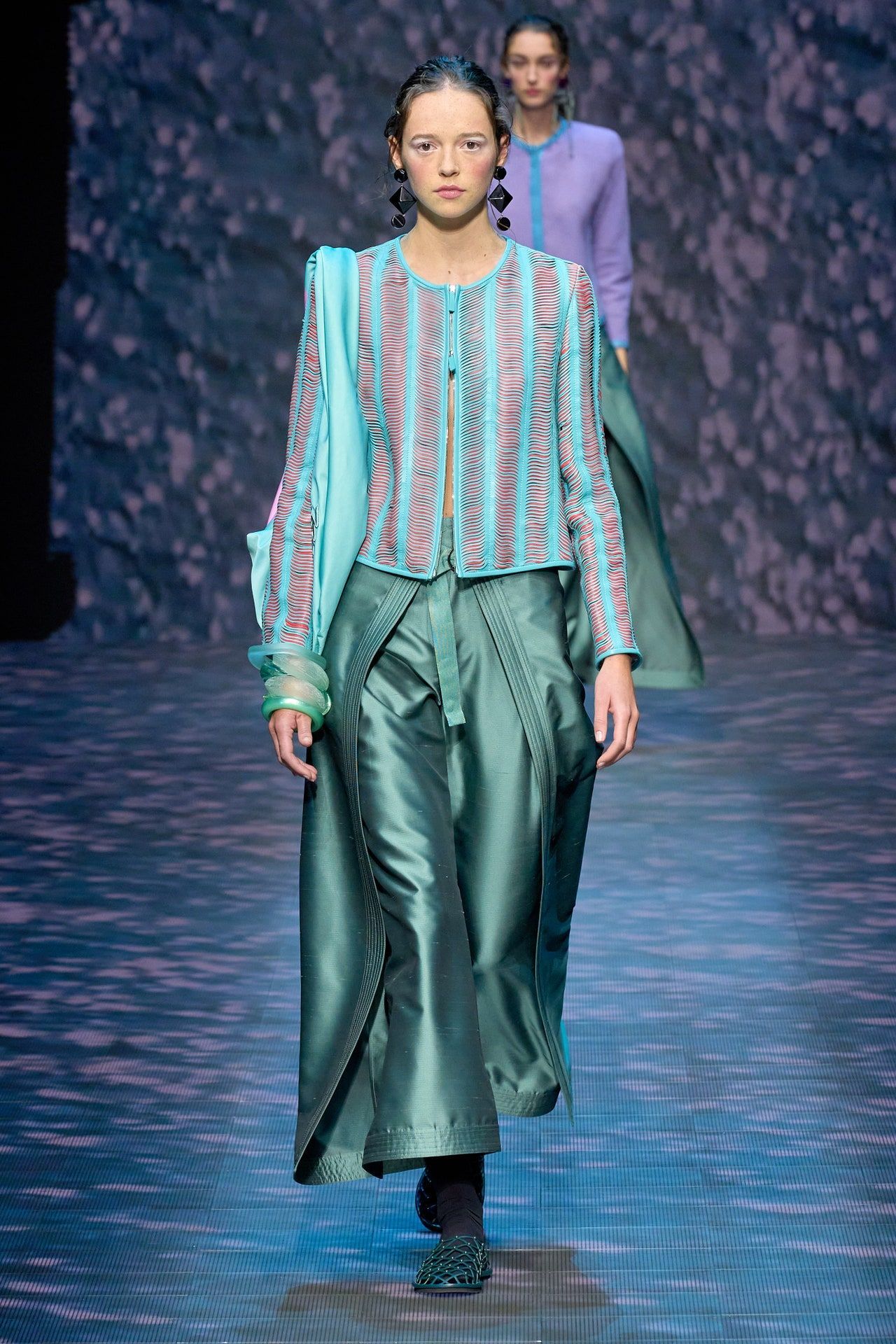00040-emporio-armani-spring-2023-ready-to-wear-credit-gorunway