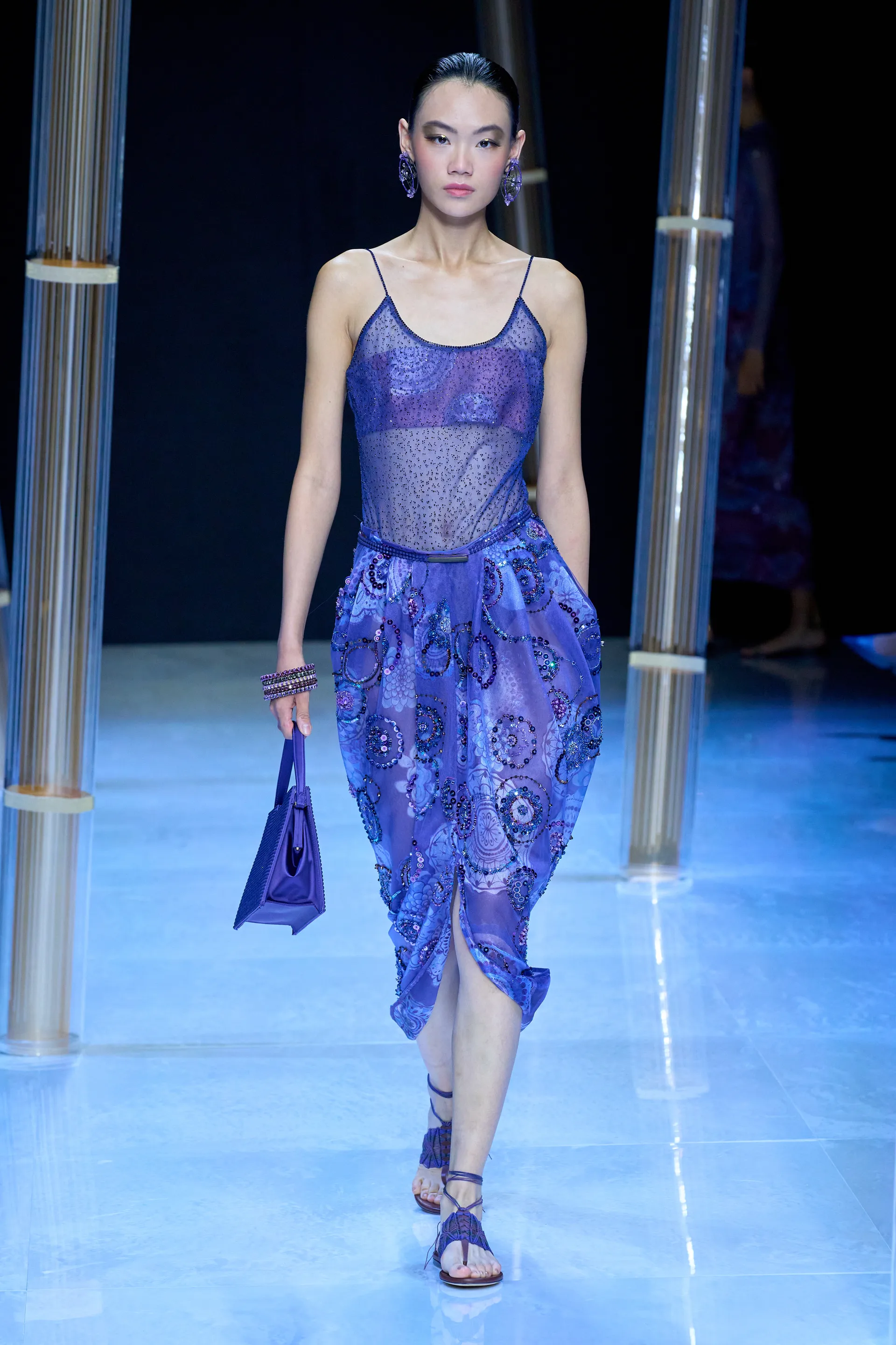 00040-giorgio-armani-spring-2023-ready-to-wear-credit-gorunway