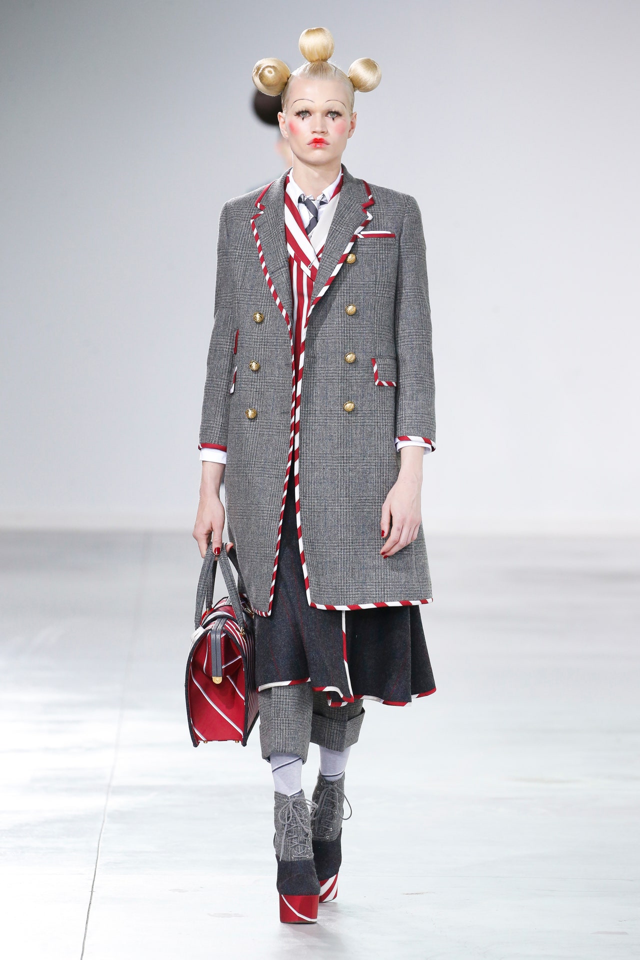 00040-thom-browne-fall-2022-credit-brand-1.jpeg