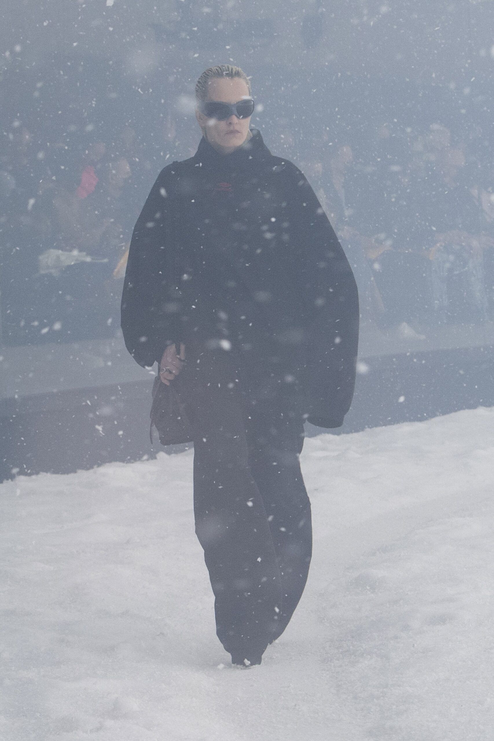 00041-balenciaga-fall-2022-ready-to-wear-paris-credit-brand-1.jpg