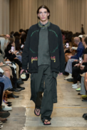 00041-burberry-spring-2023-ready-to-wear-credit-brand