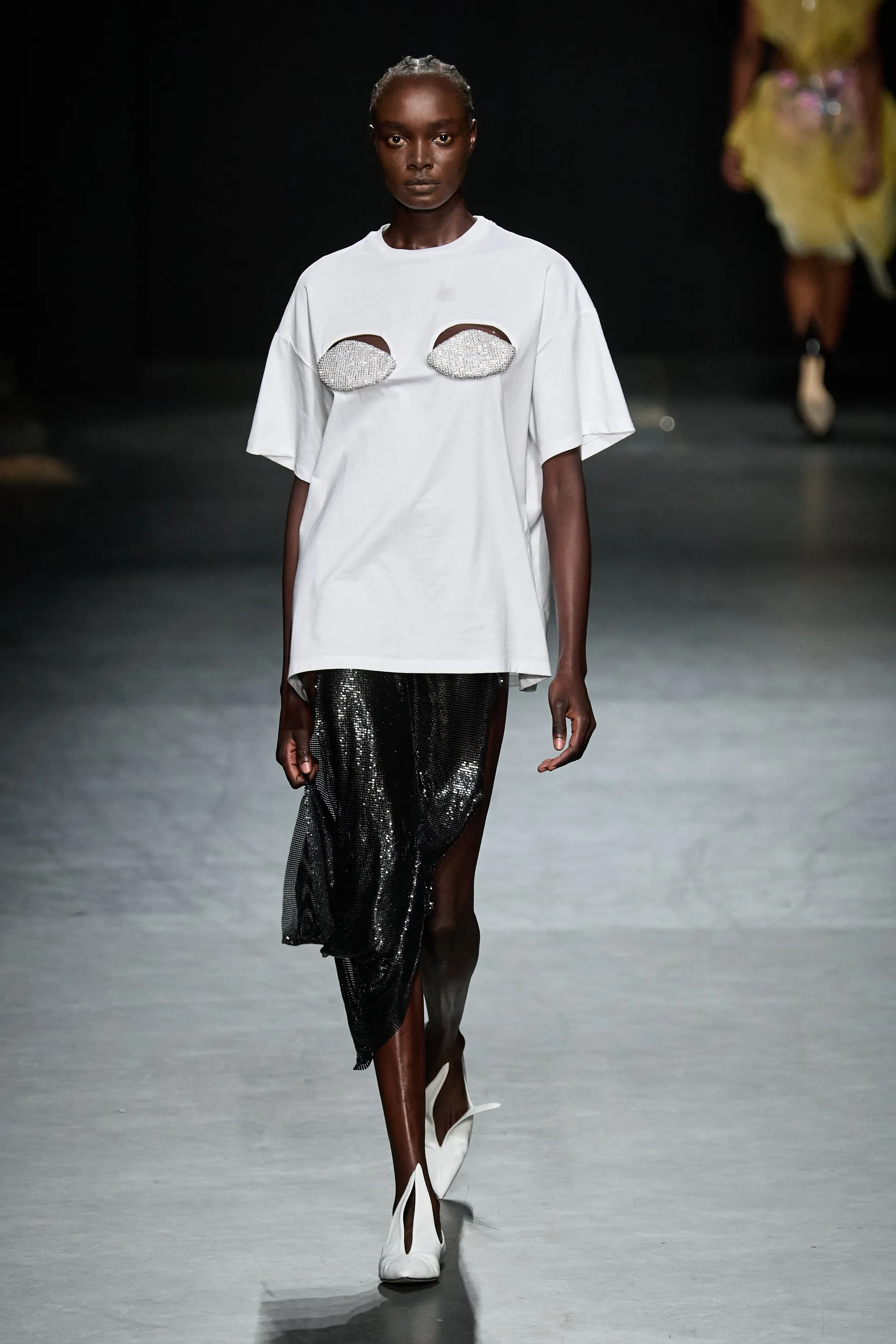 00041-christopher-kane-spring-2023-ready-to-wear-credit-gorunway