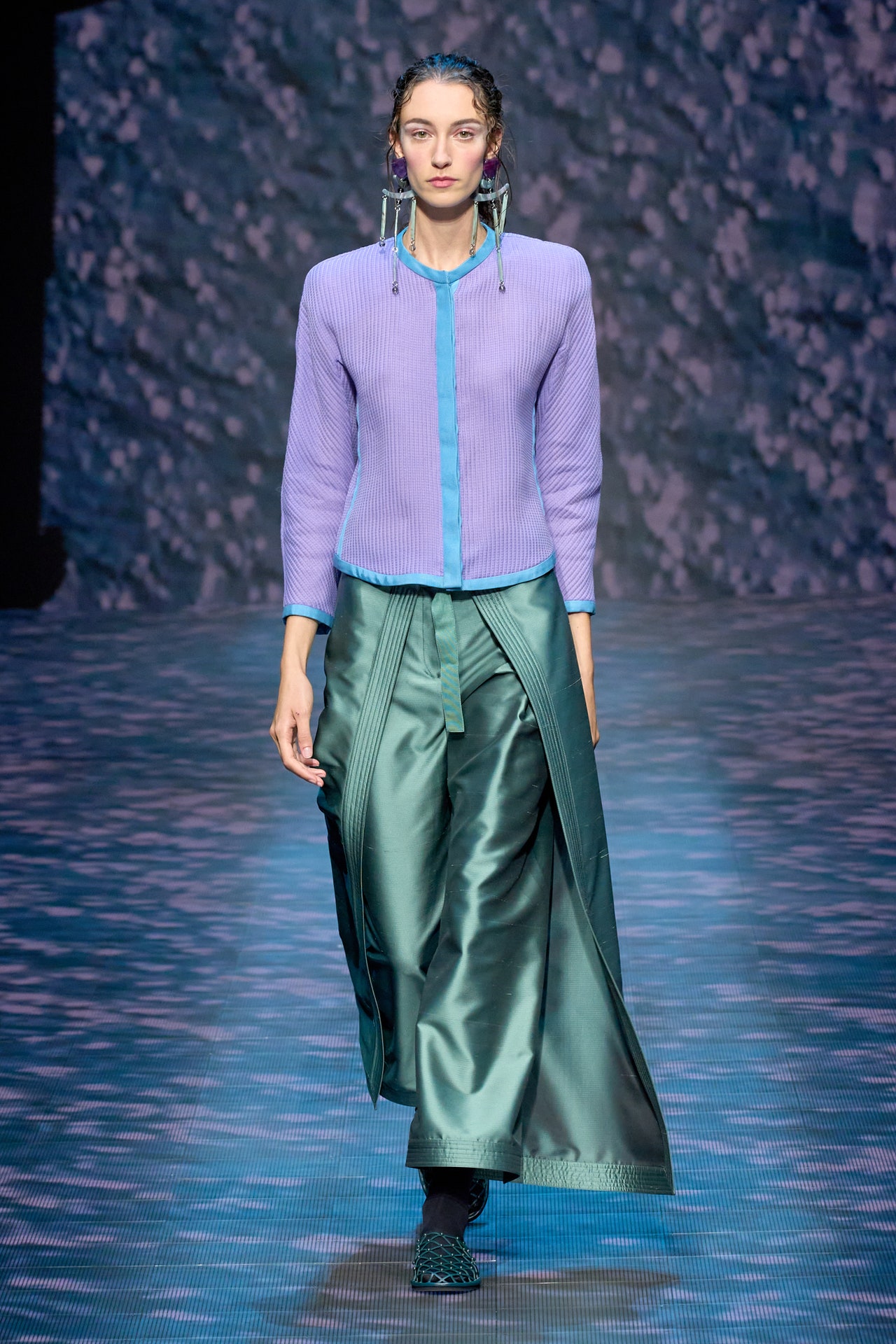 00041-emporio-armani-spring-2023-ready-to-wear-credit-gorunway
